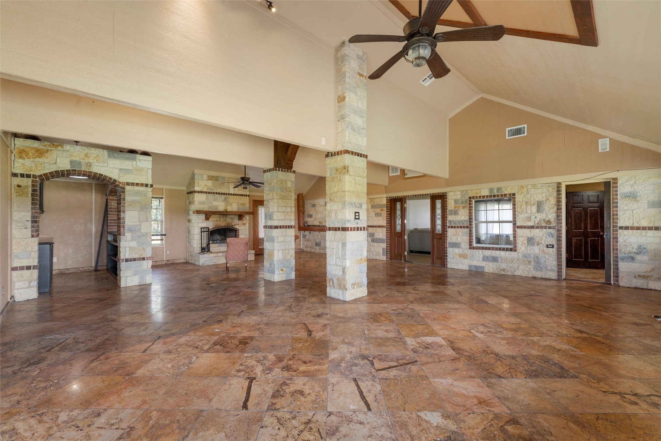 3433 W Tours Road