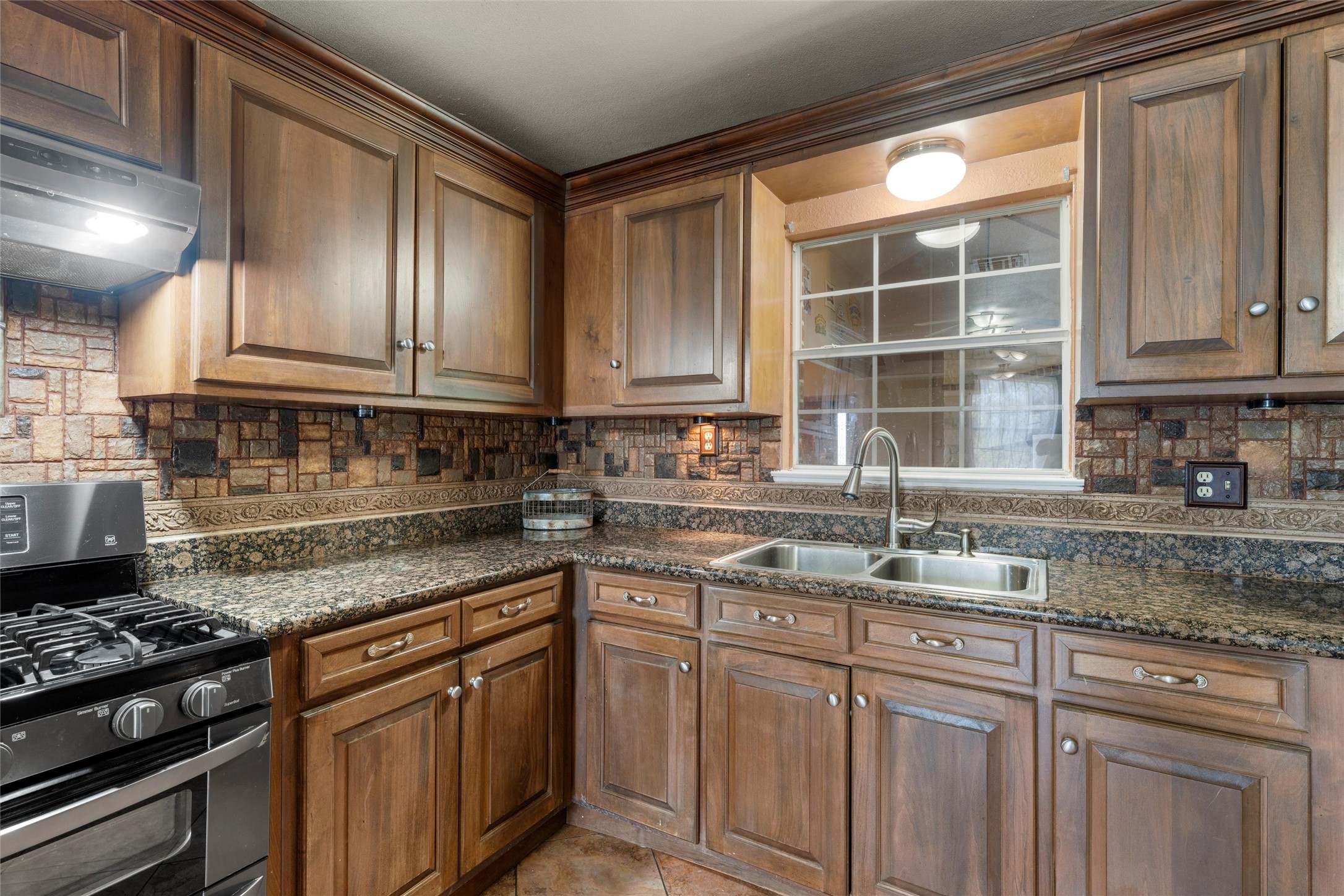 3433 W Tours Road