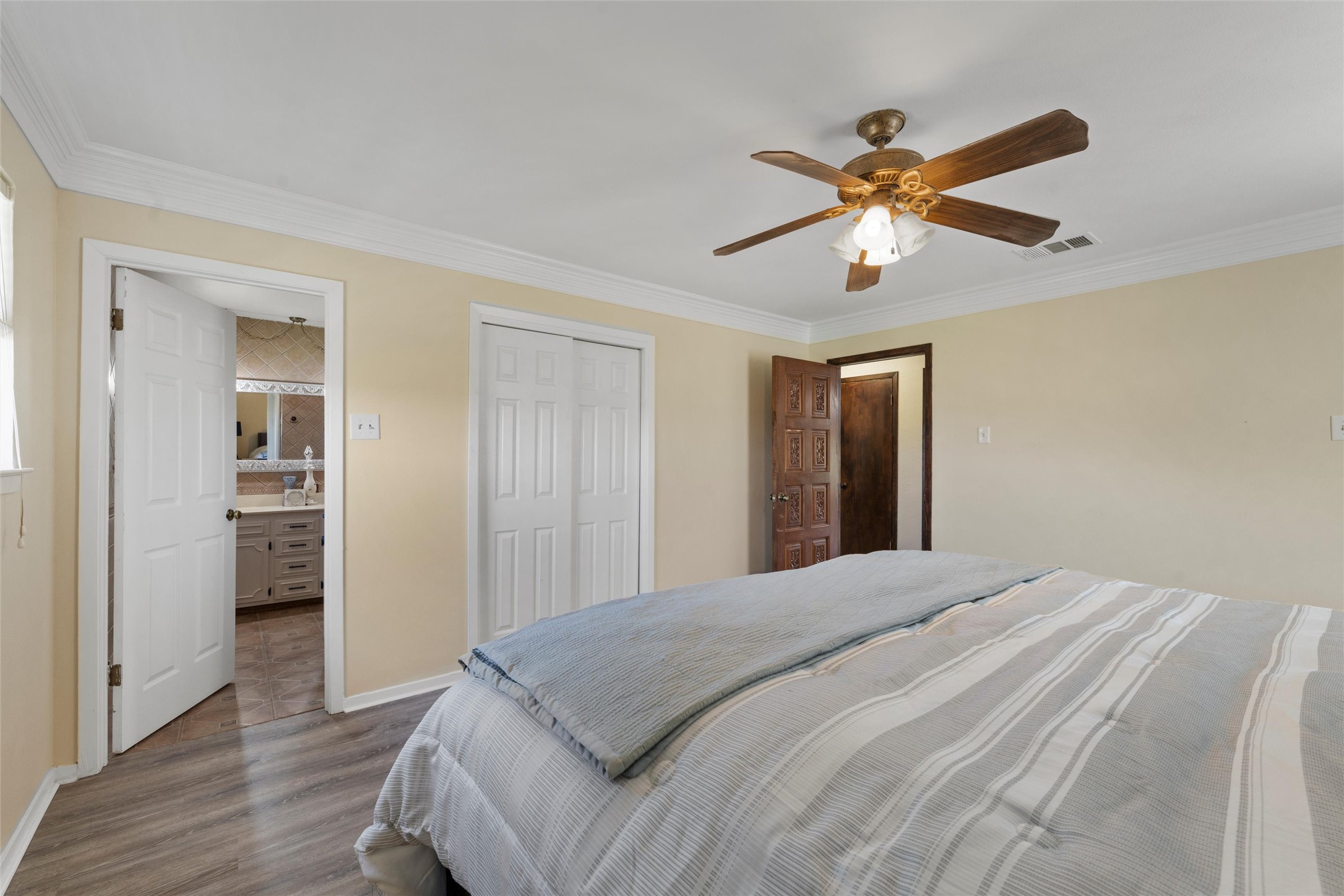 3433 W Tours Road