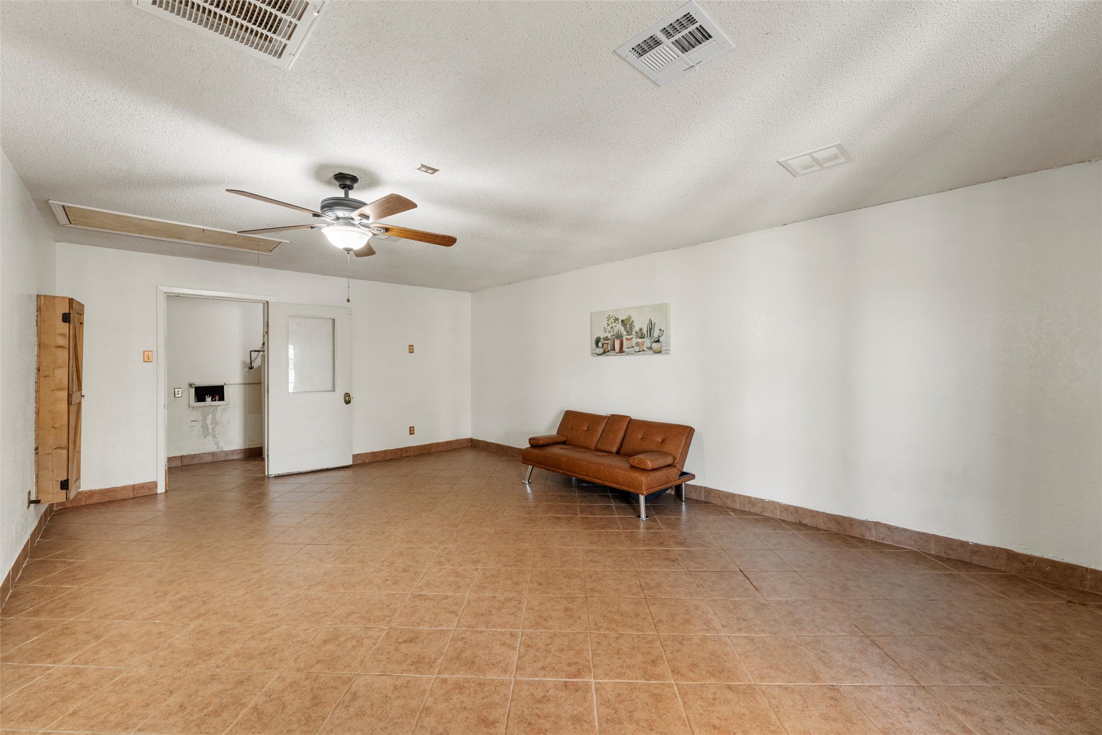 3433 W Tours Road