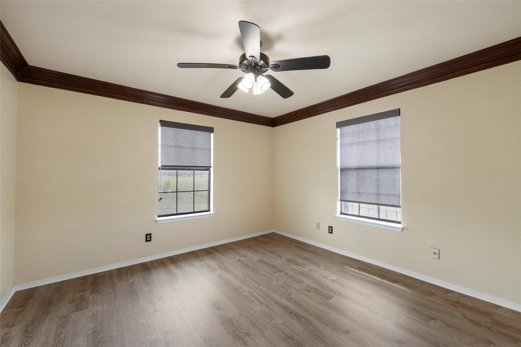 3433 W Tours Road