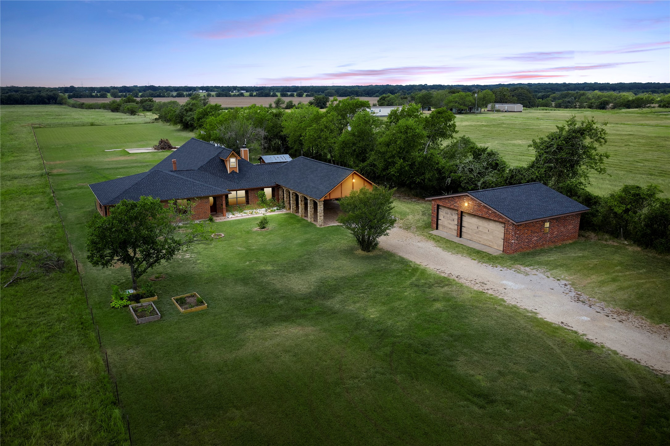 3433 W Tours Road