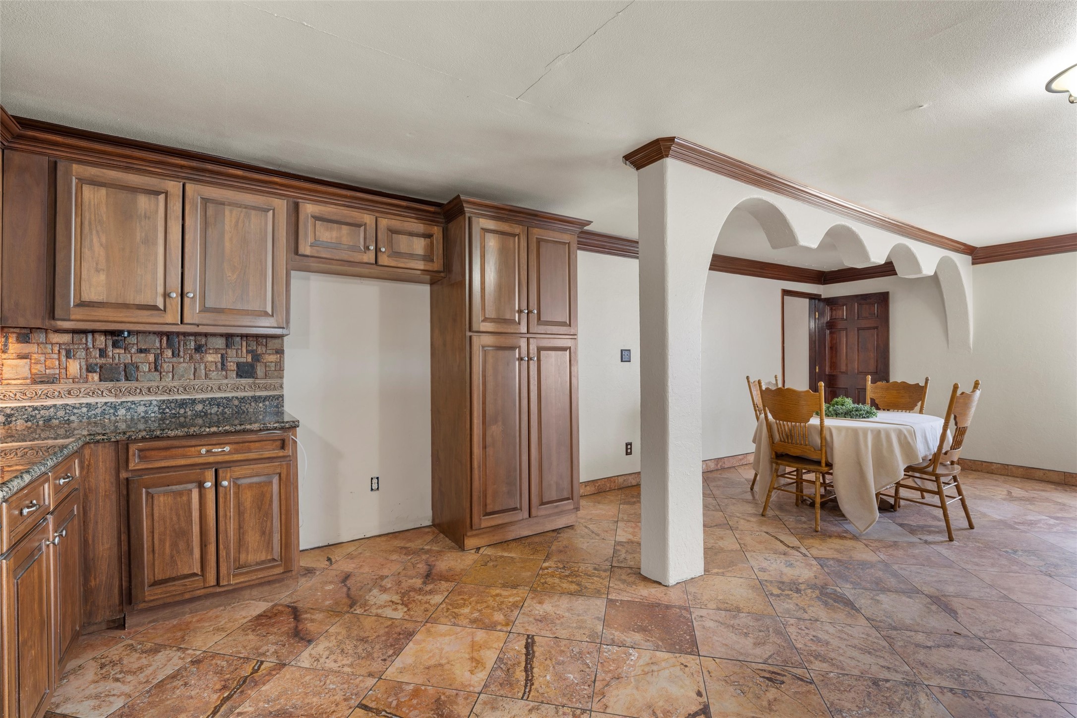 3433 W Tours Road