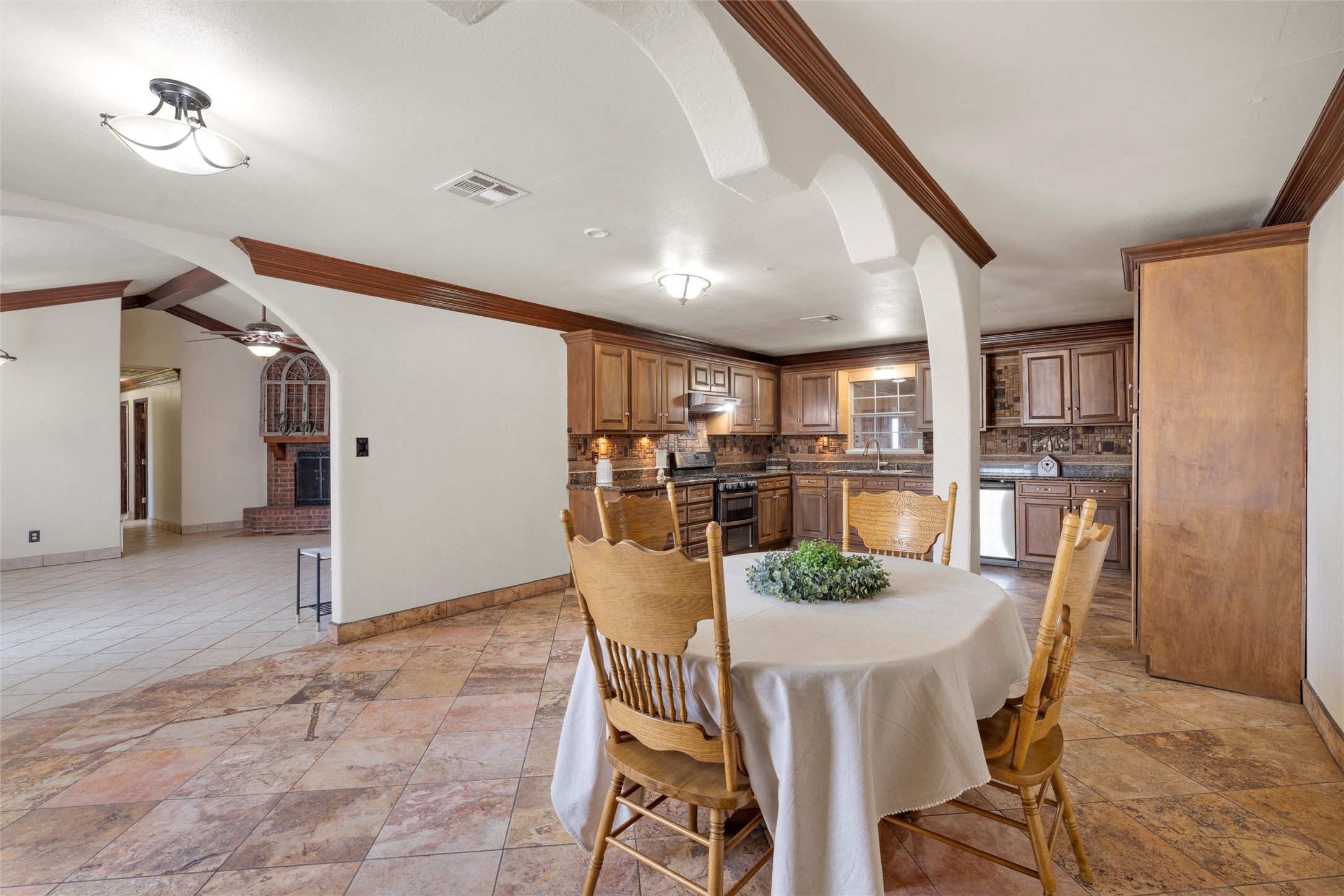 3433 W Tours Road