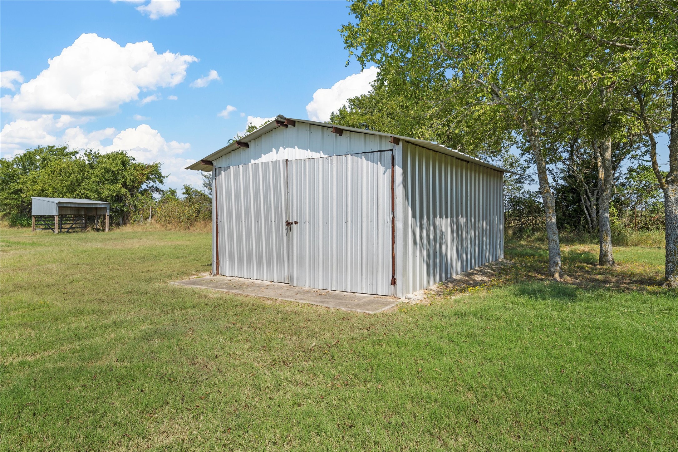3433 W Tours Road