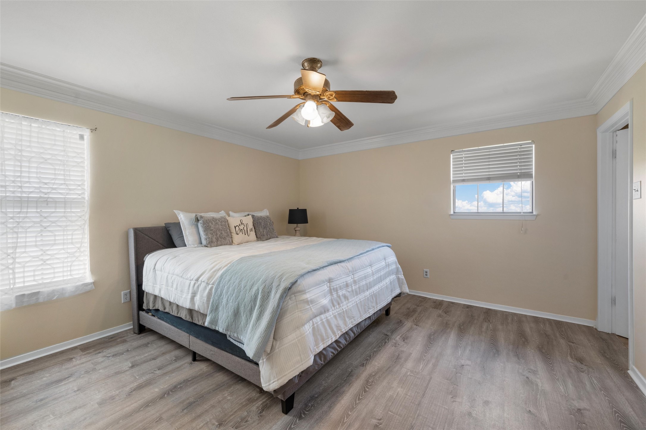 3433 W Tours Road