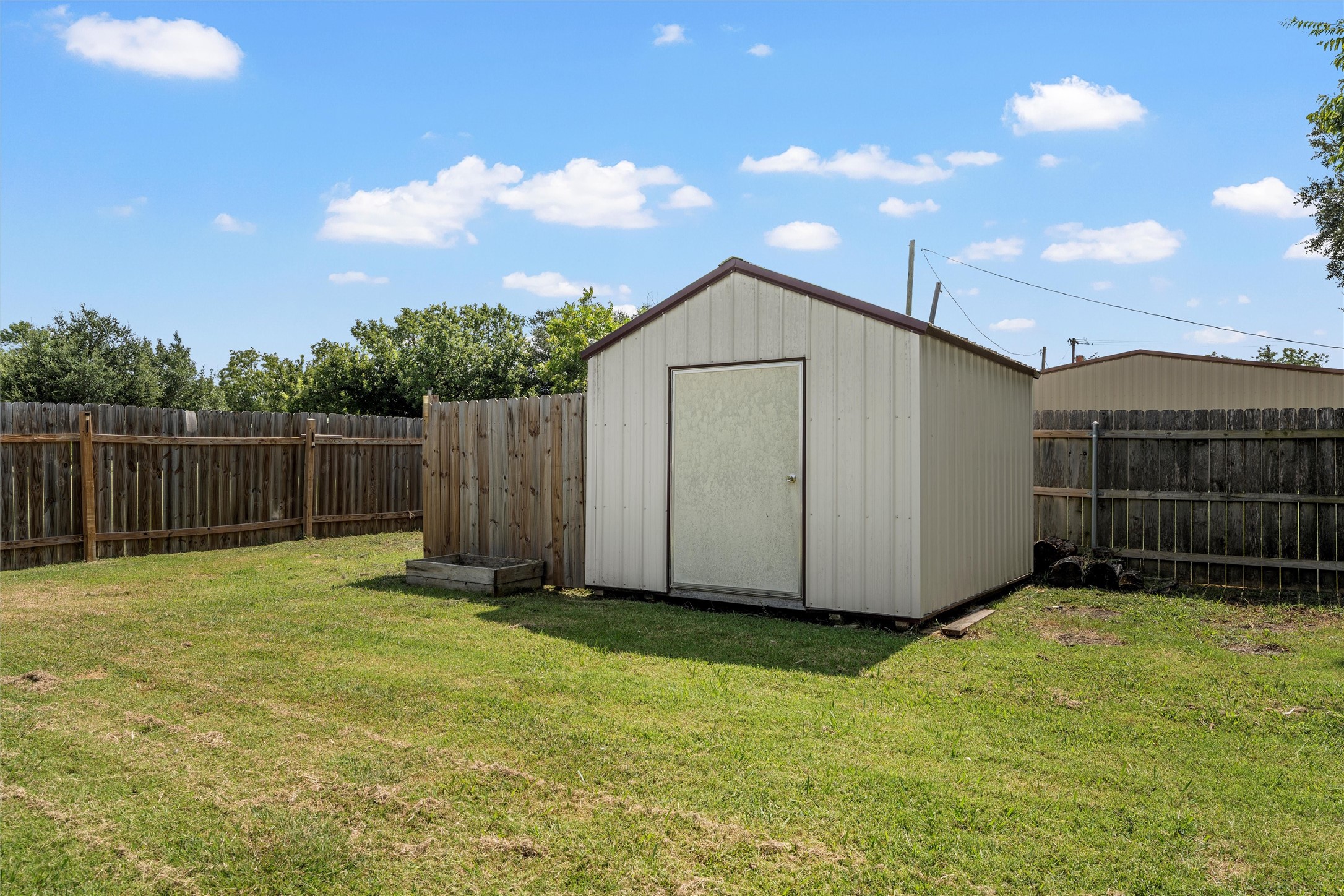 703 E Hackberry Street