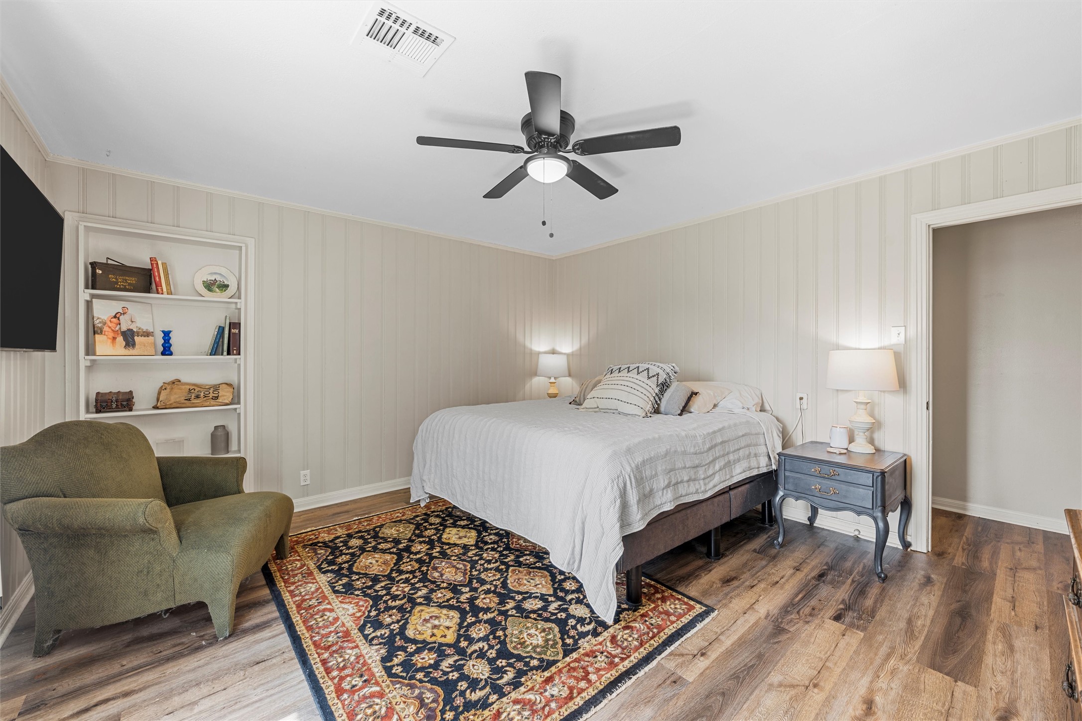 703 E Hackberry Street