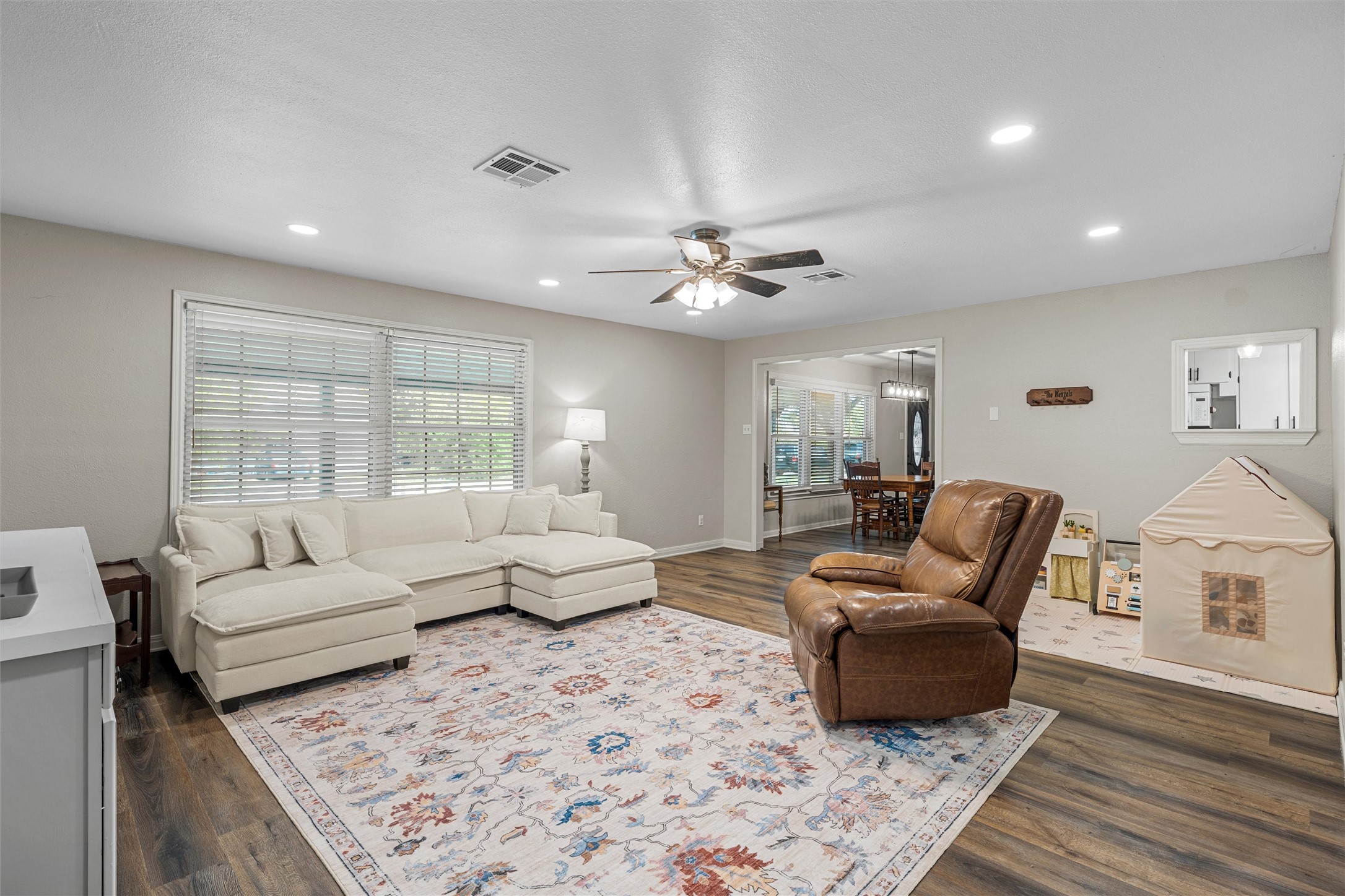 703 E Hackberry Street