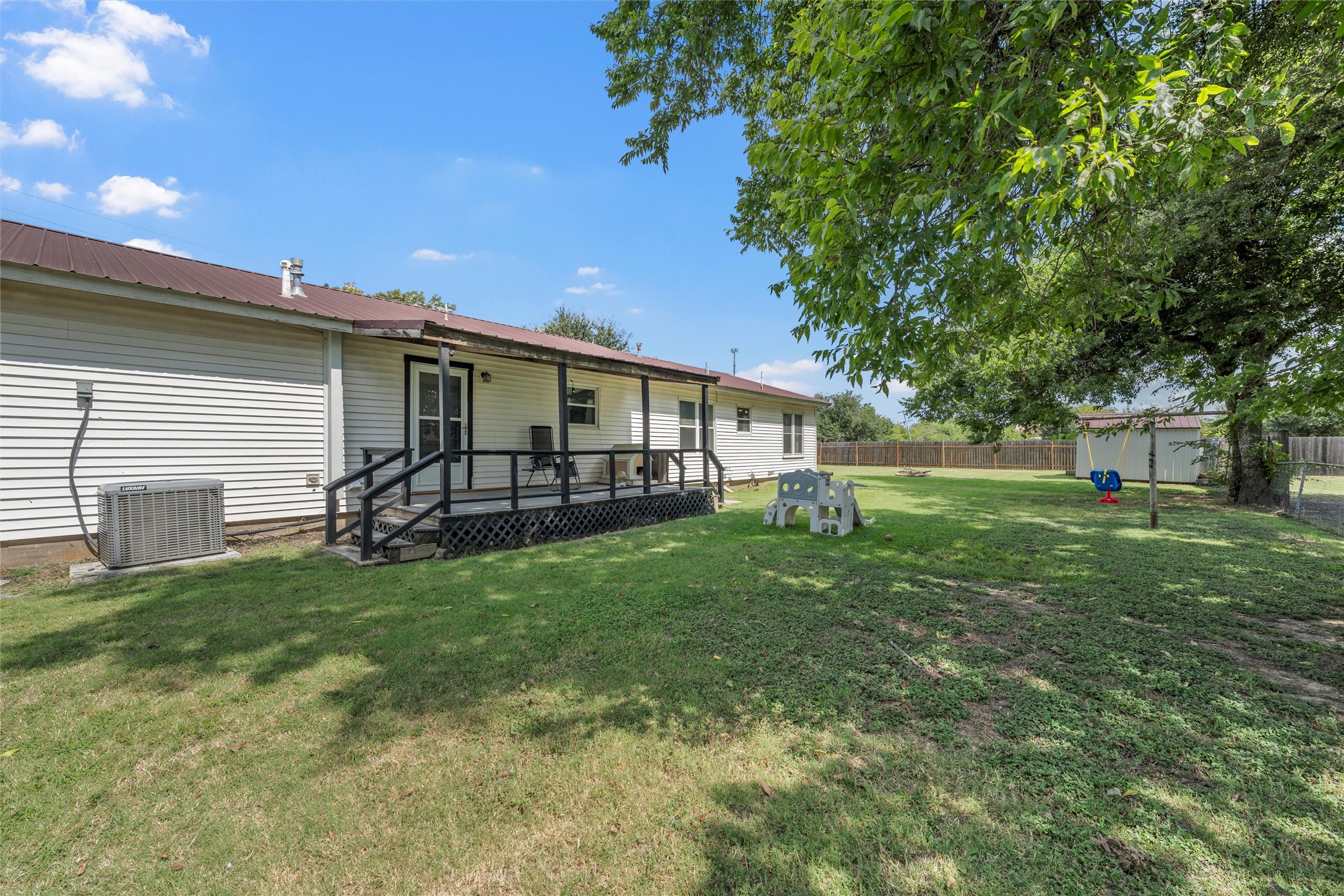 703 E Hackberry Street