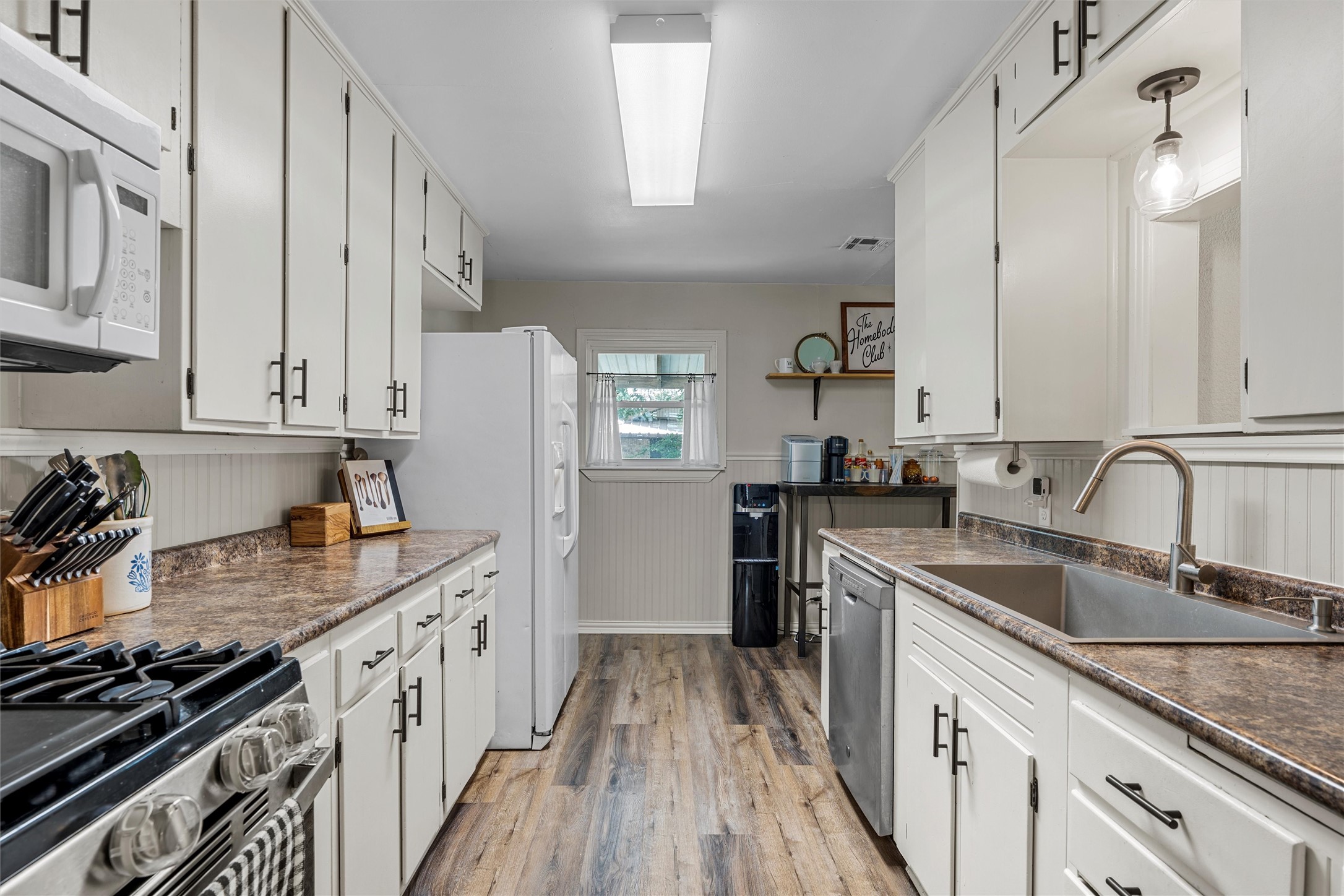 703 E Hackberry Street