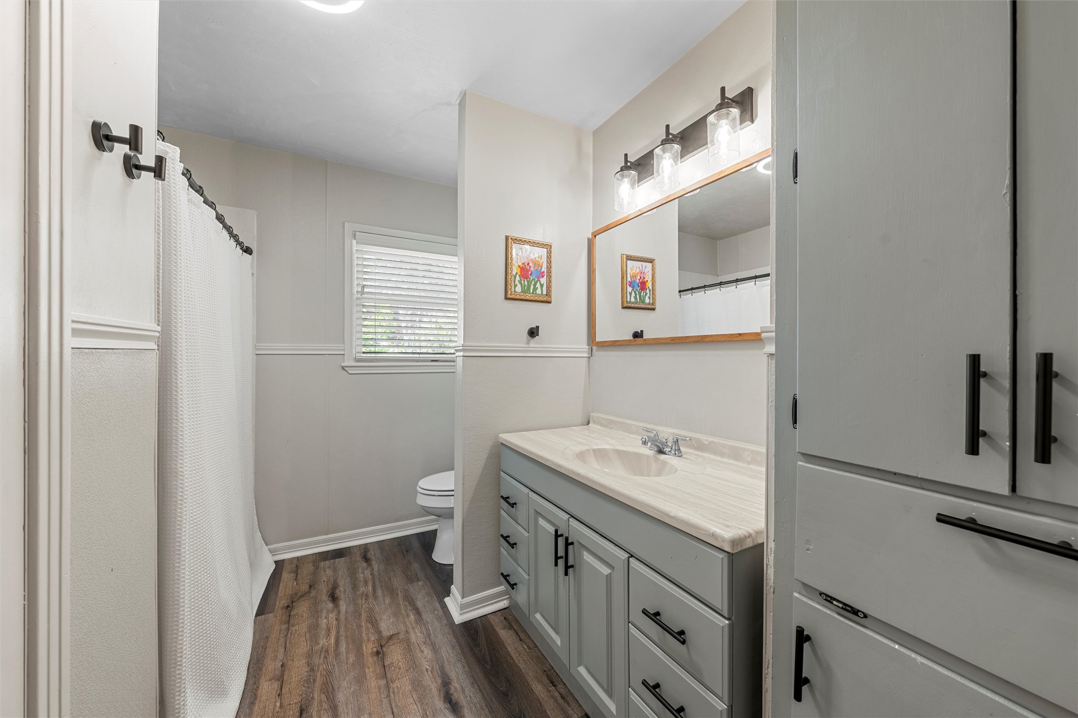 703 E Hackberry Street