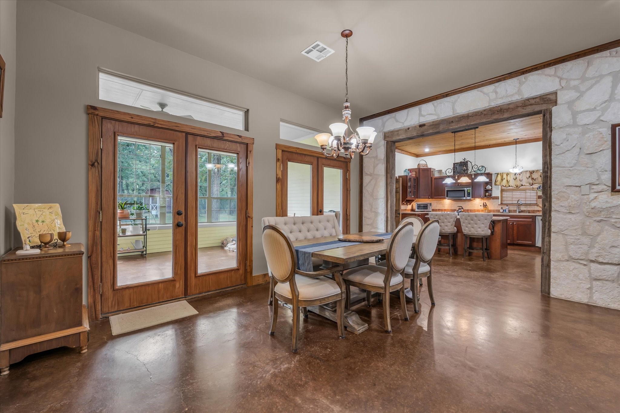 831 County Road 2200