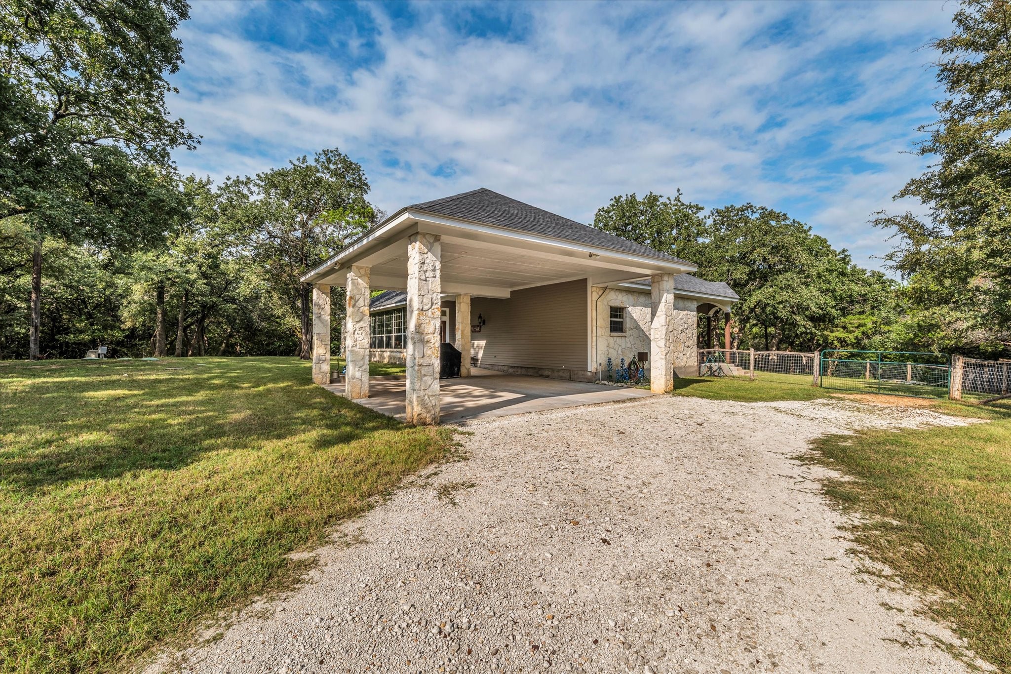 831 County Road 2200