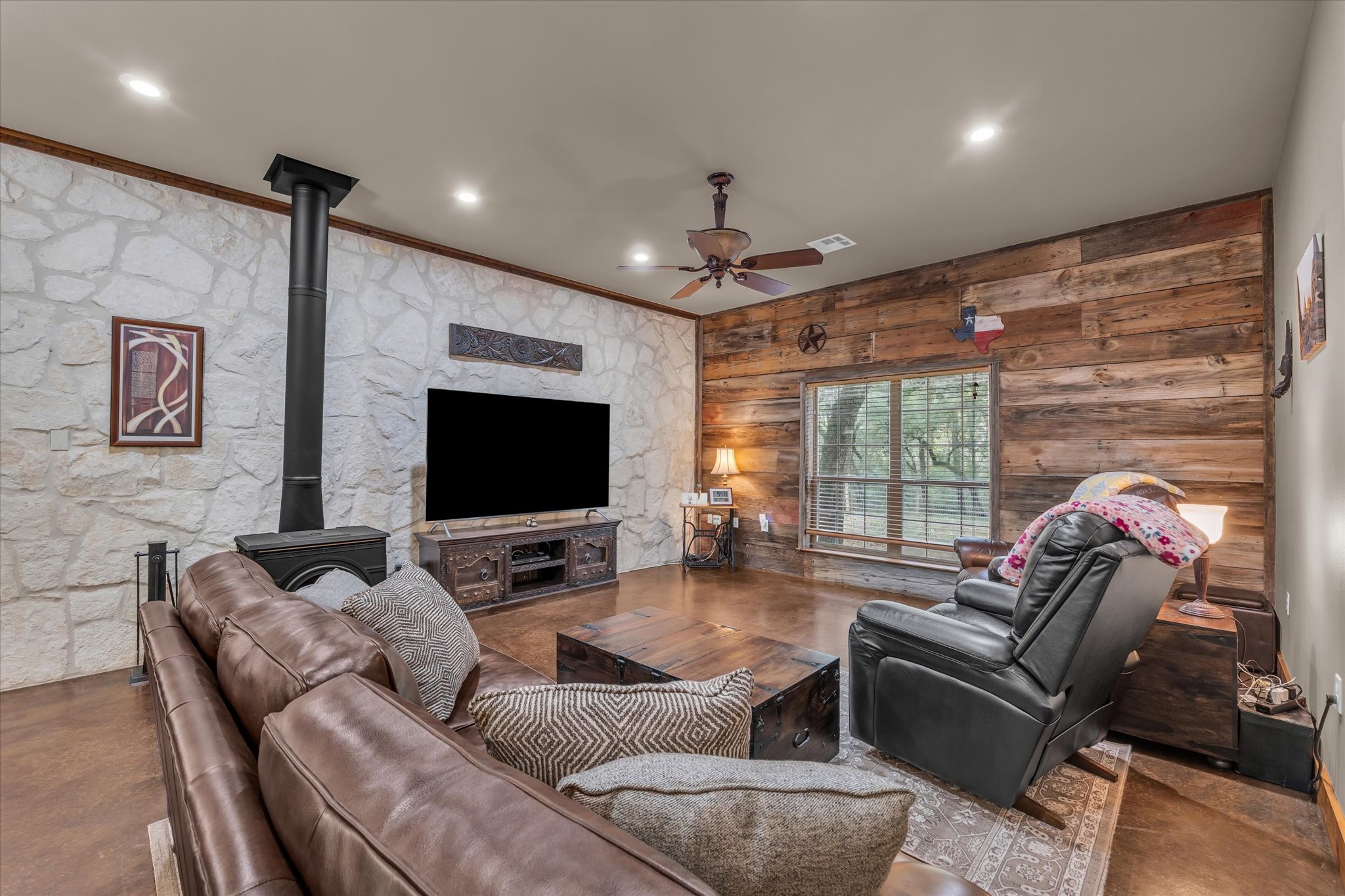 831 County Road 2200