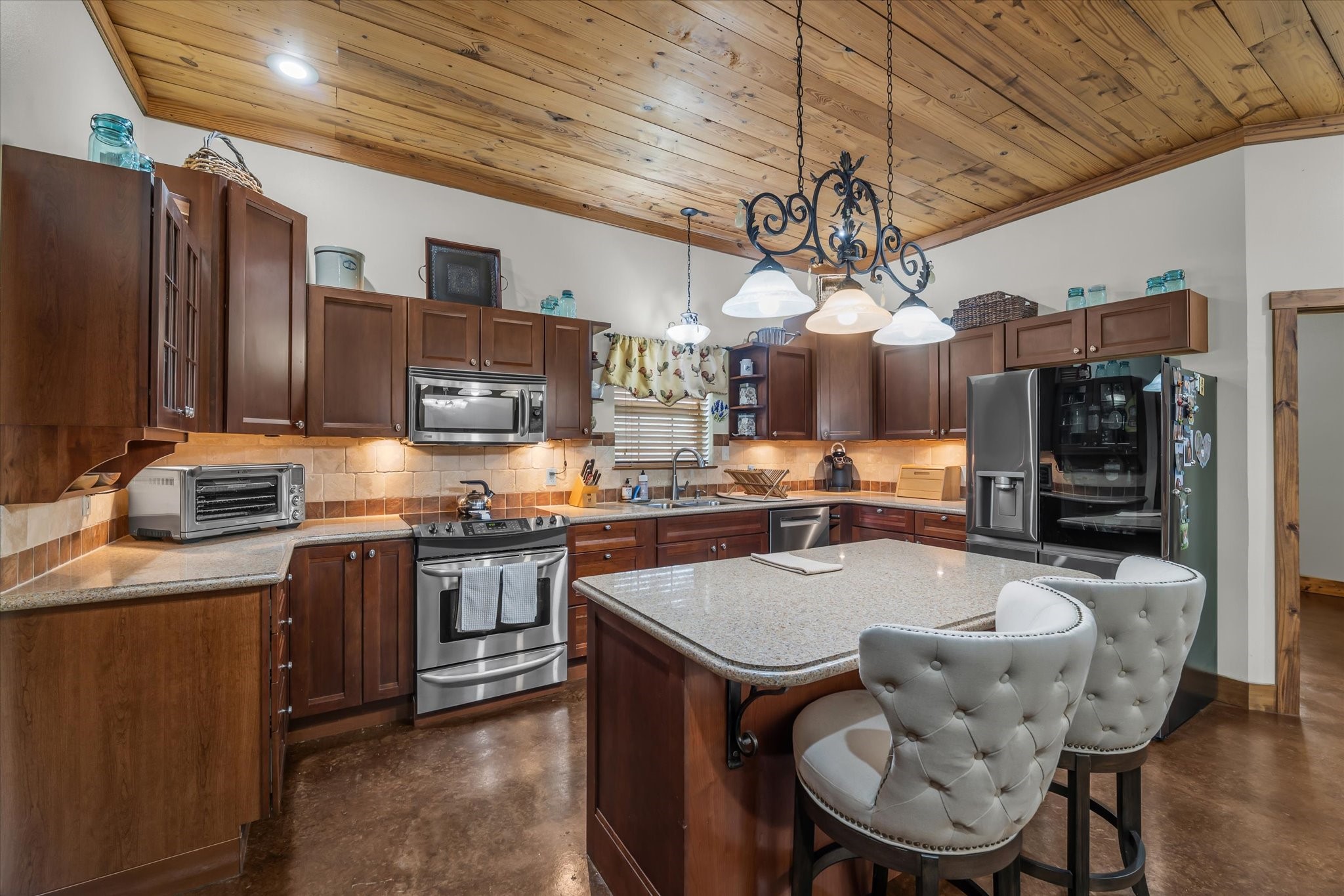 831 County Road 2200