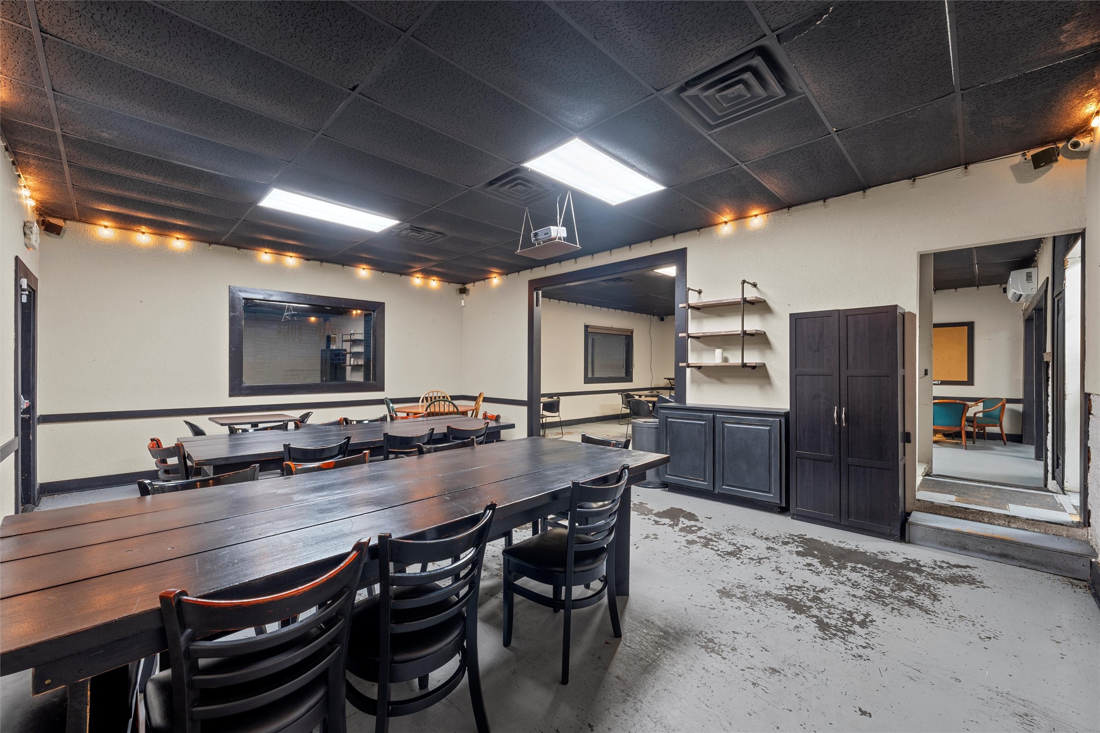 100 Czech Inn Drive