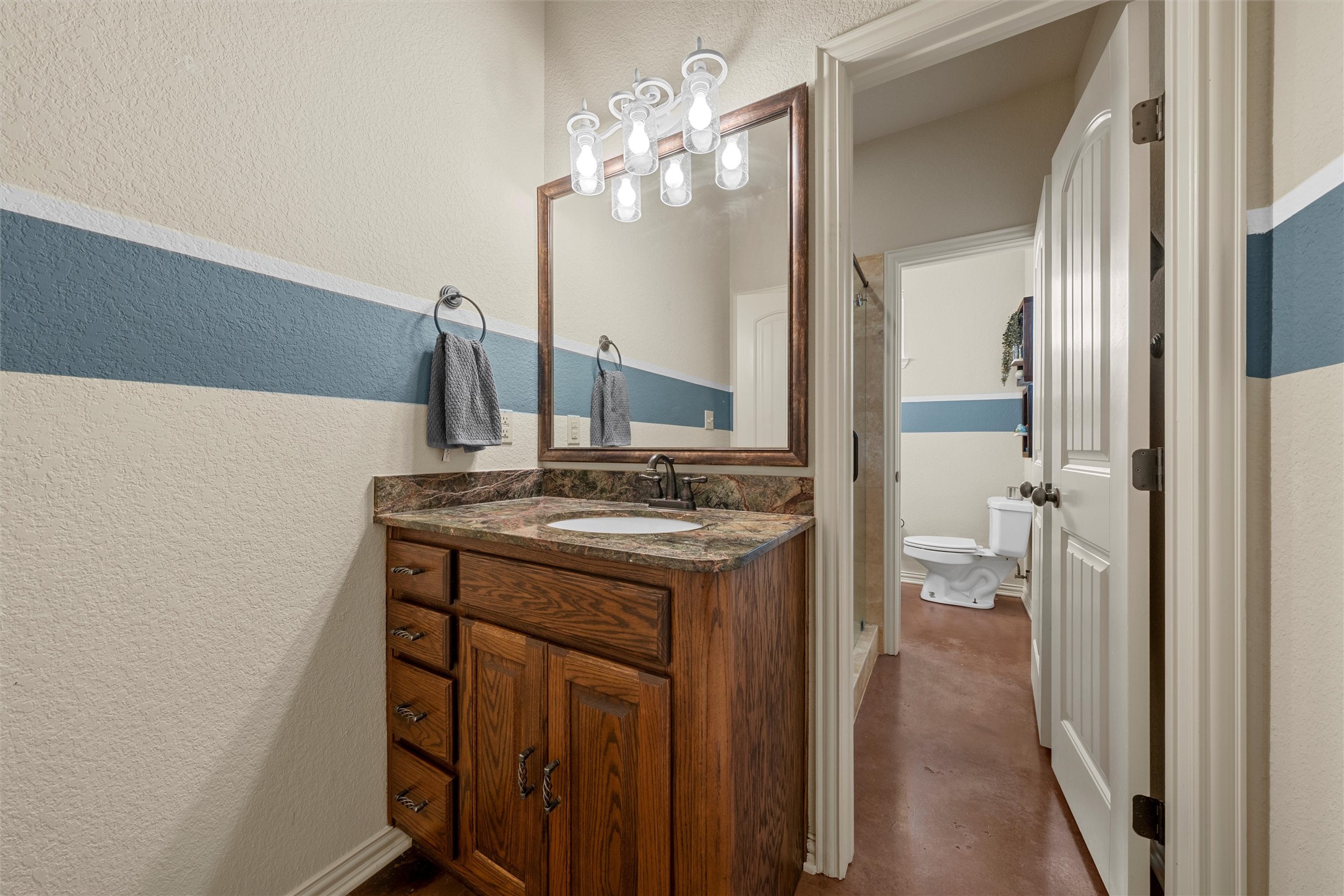 22074 Shady Grove Court