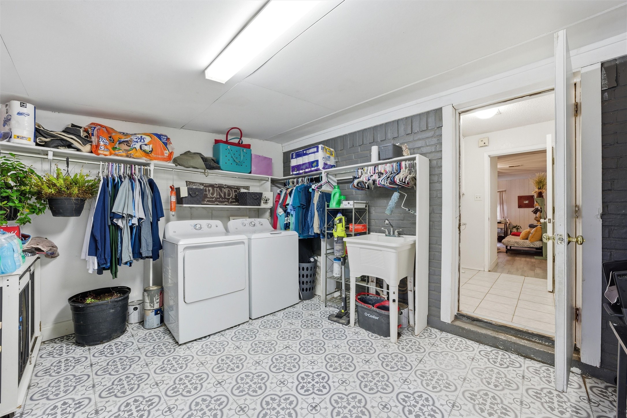 109 E Moonlight Drive