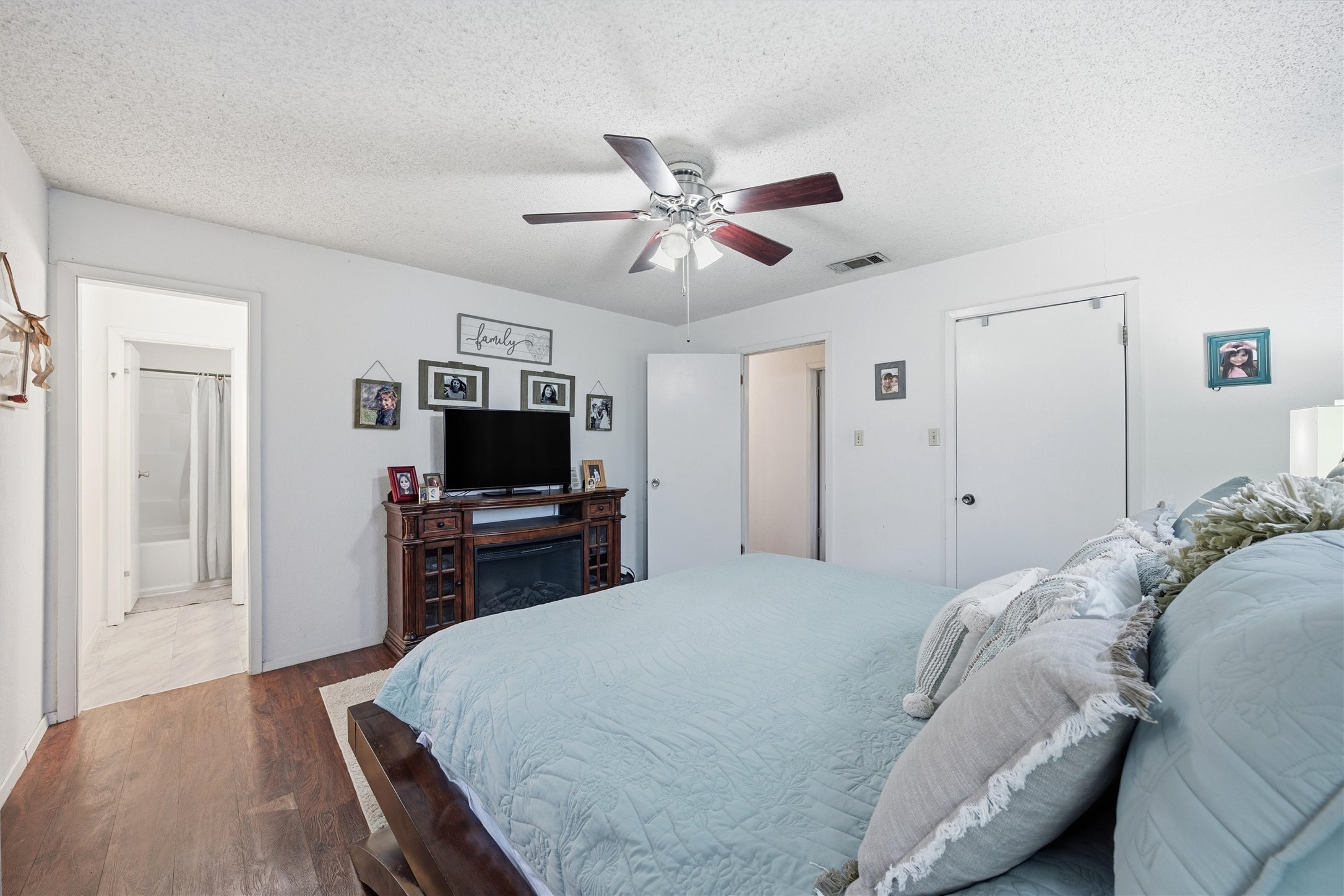 109 E Moonlight Drive