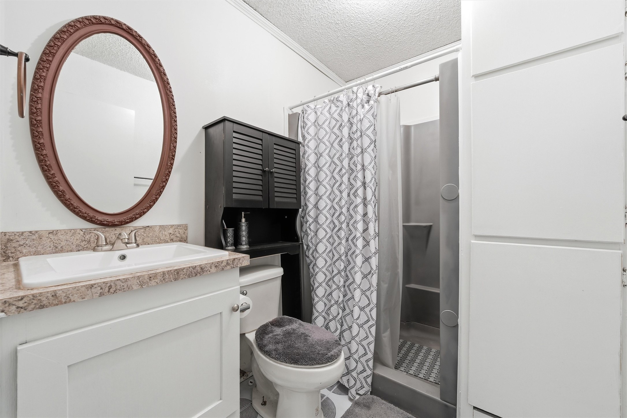 109 E Moonlight Drive