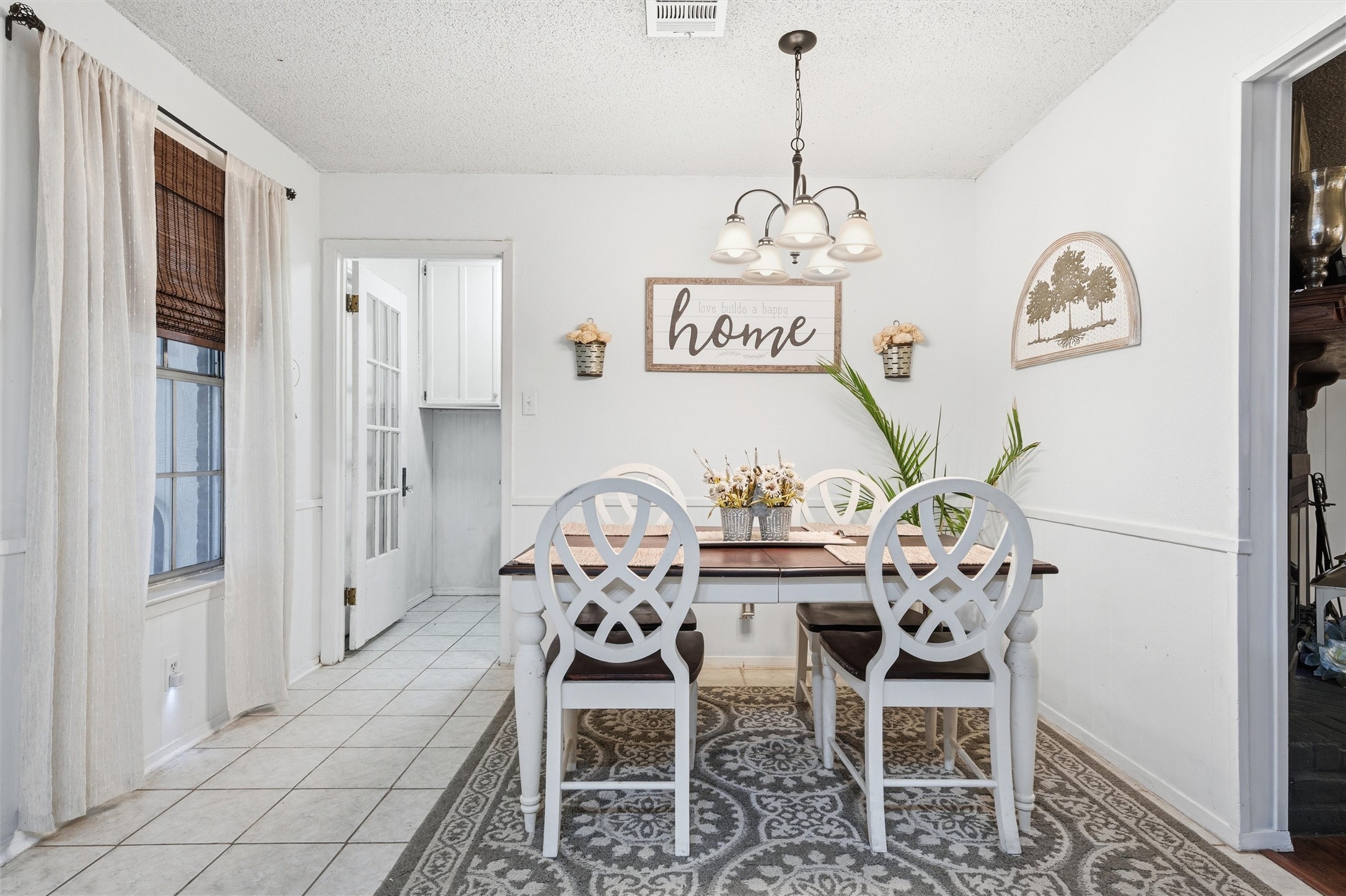 109 E Moonlight Drive