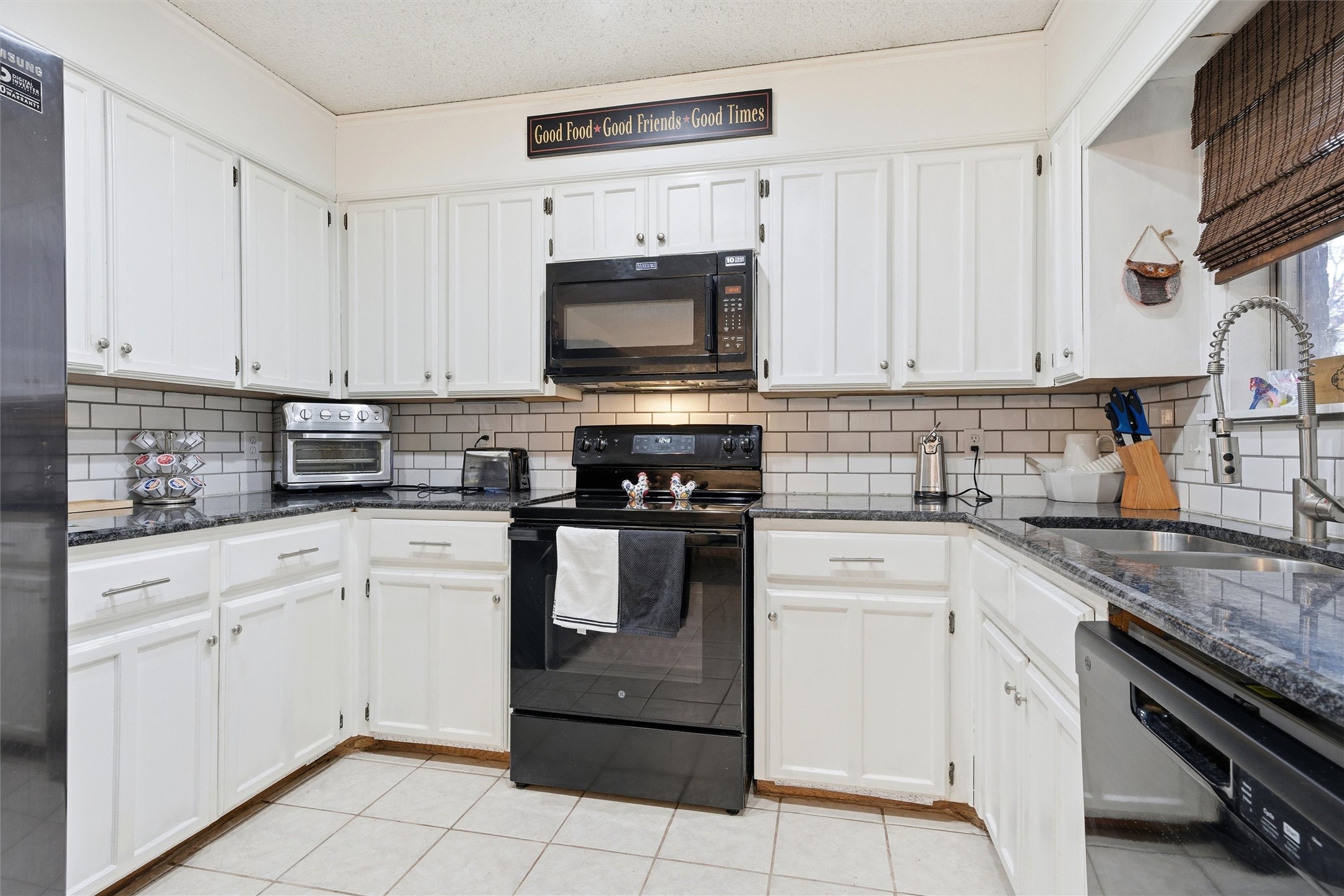 109 E Moonlight Drive