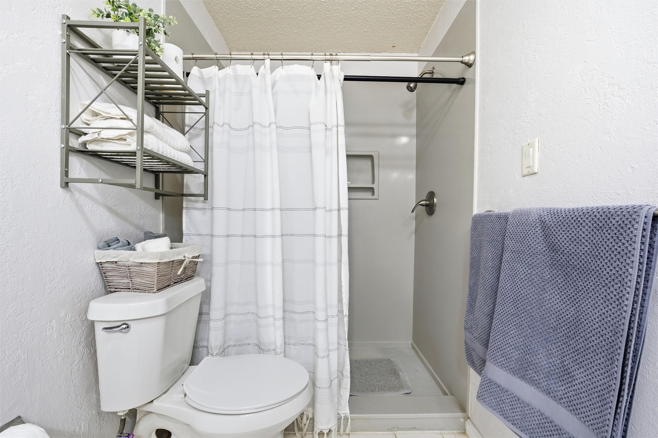 109 E Moonlight Drive