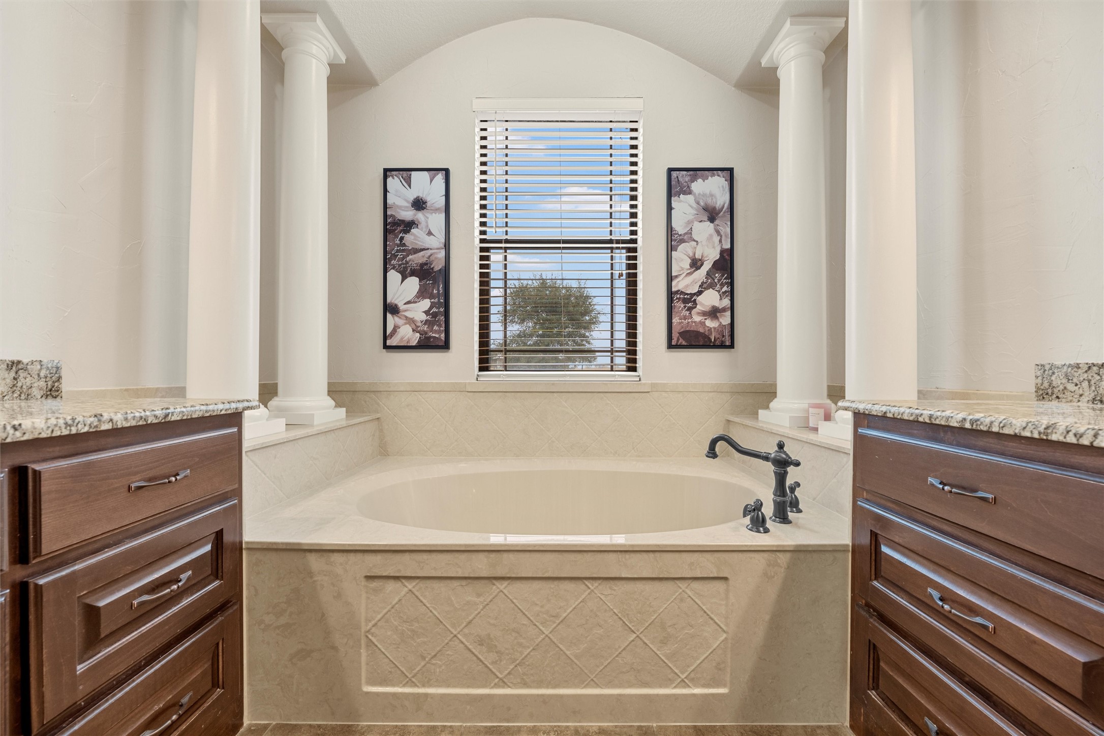 380 N Quail Run Drive