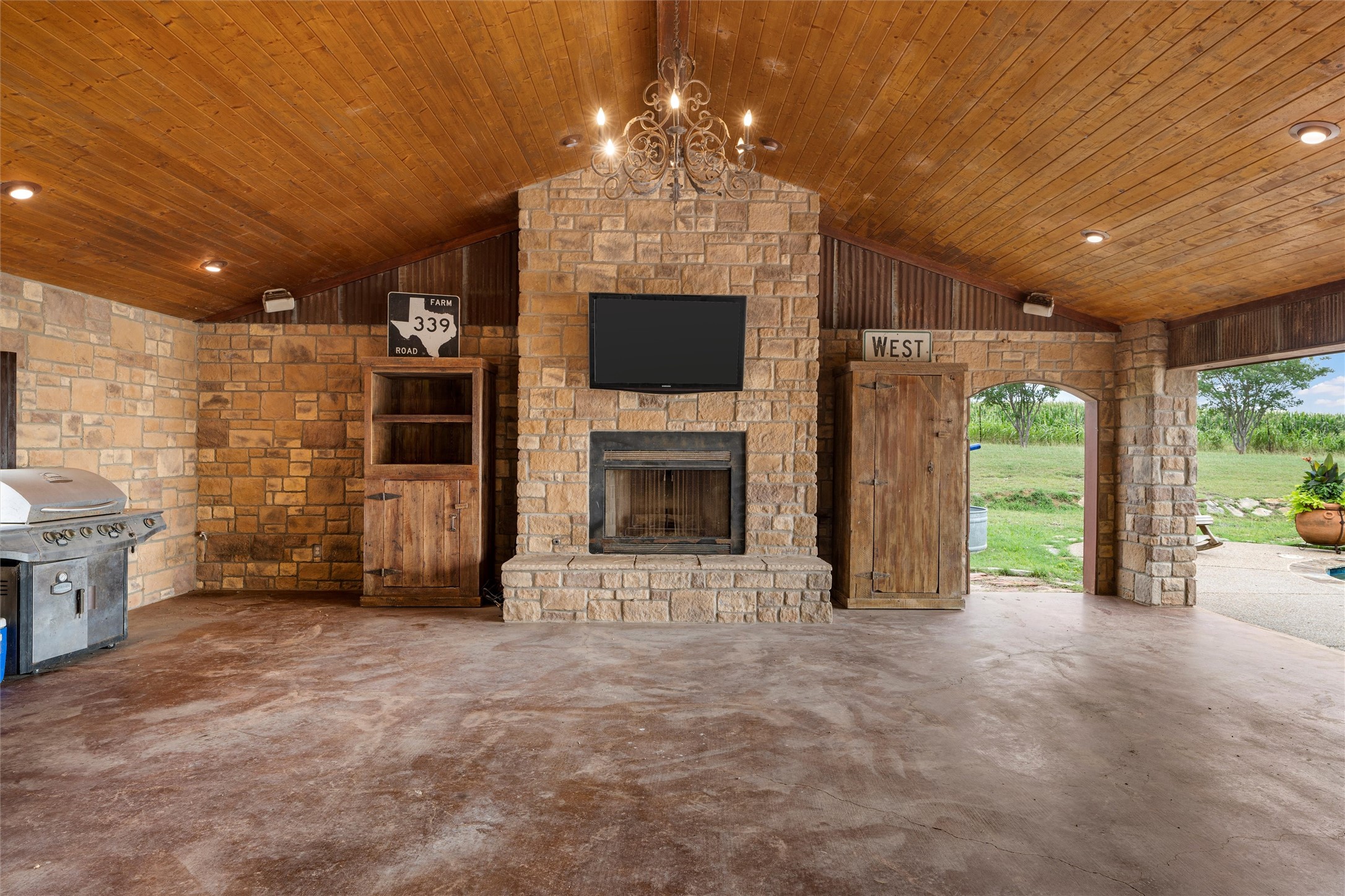 3057 Holy Road