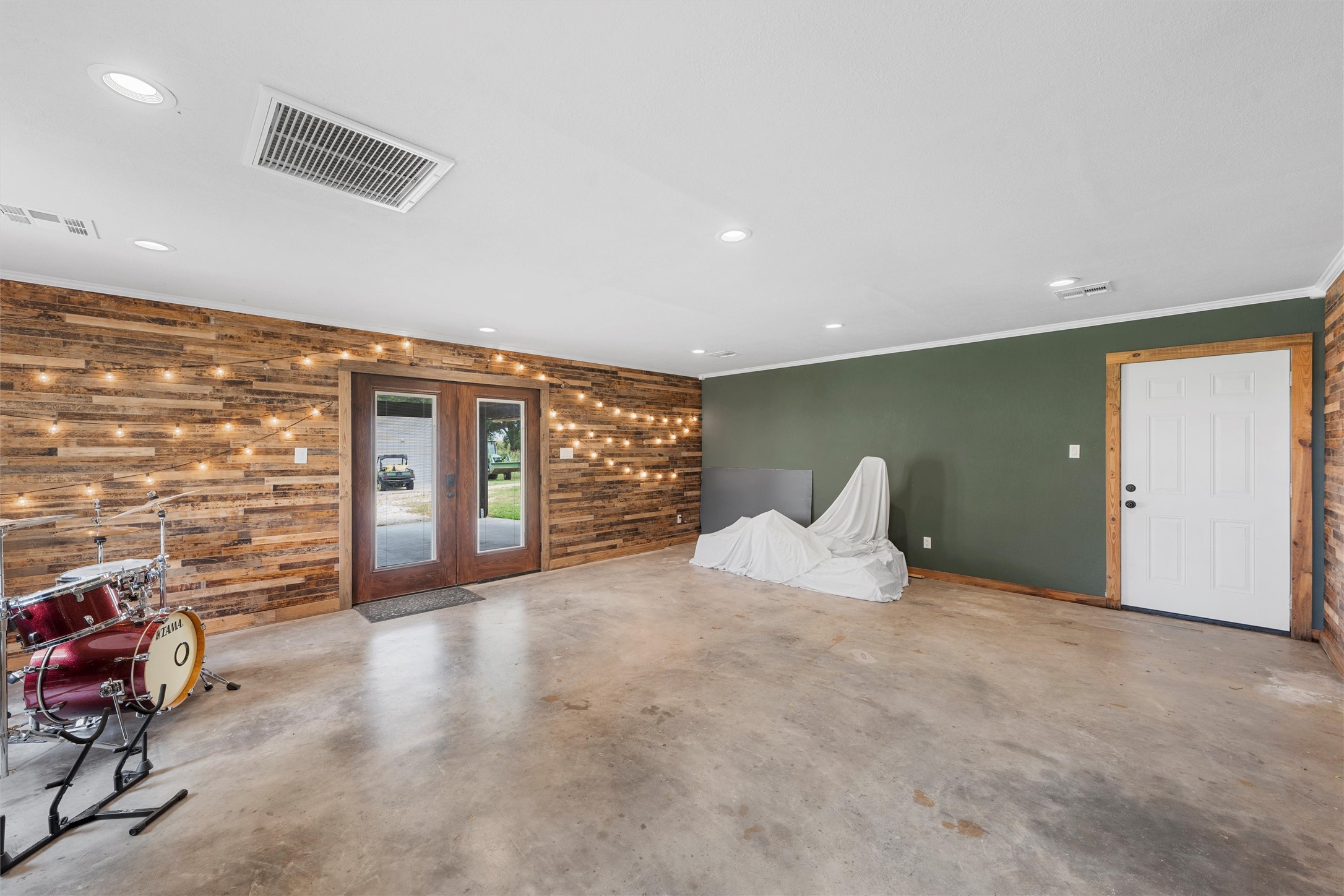 3057 Holy Road
