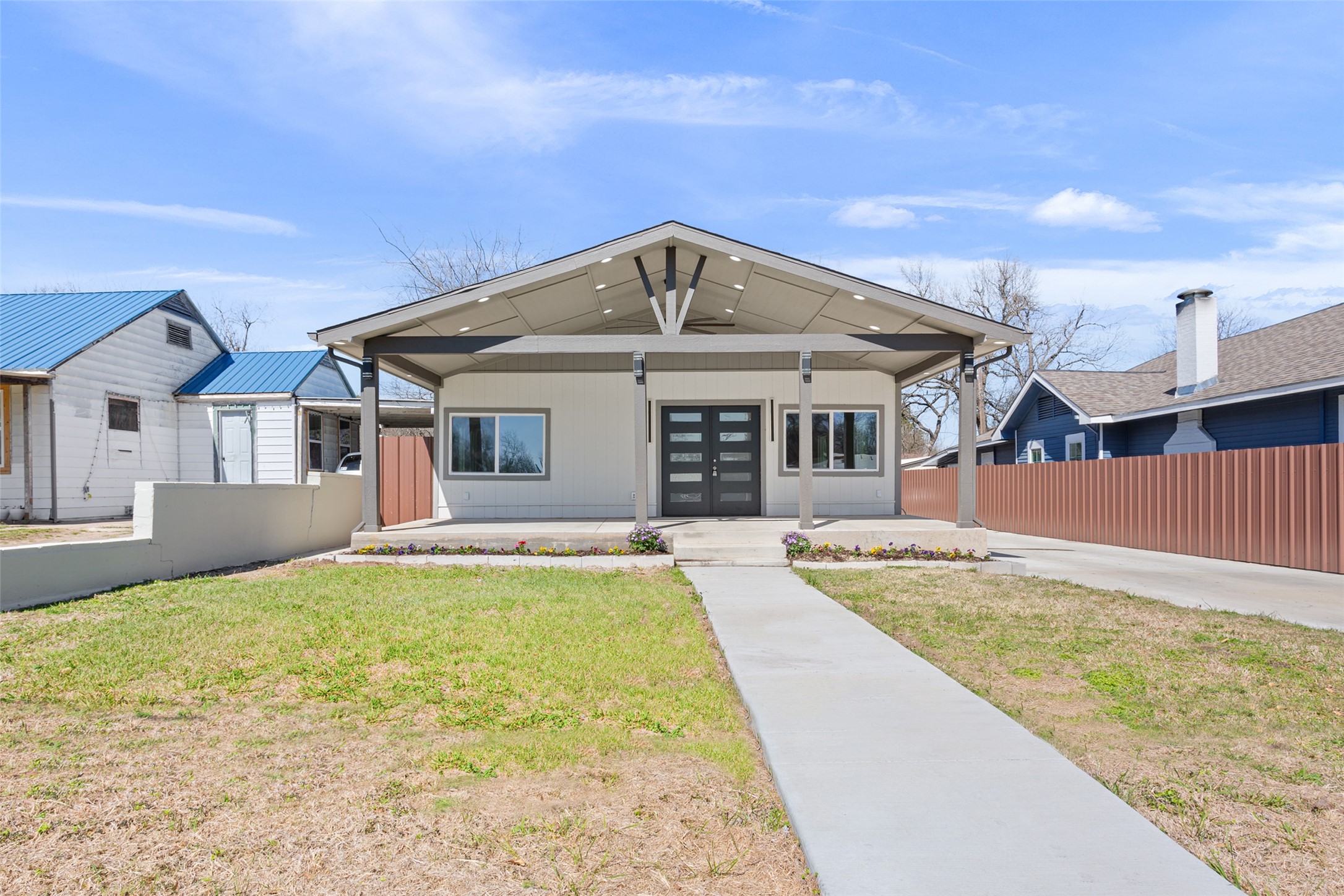 715 E Main Street