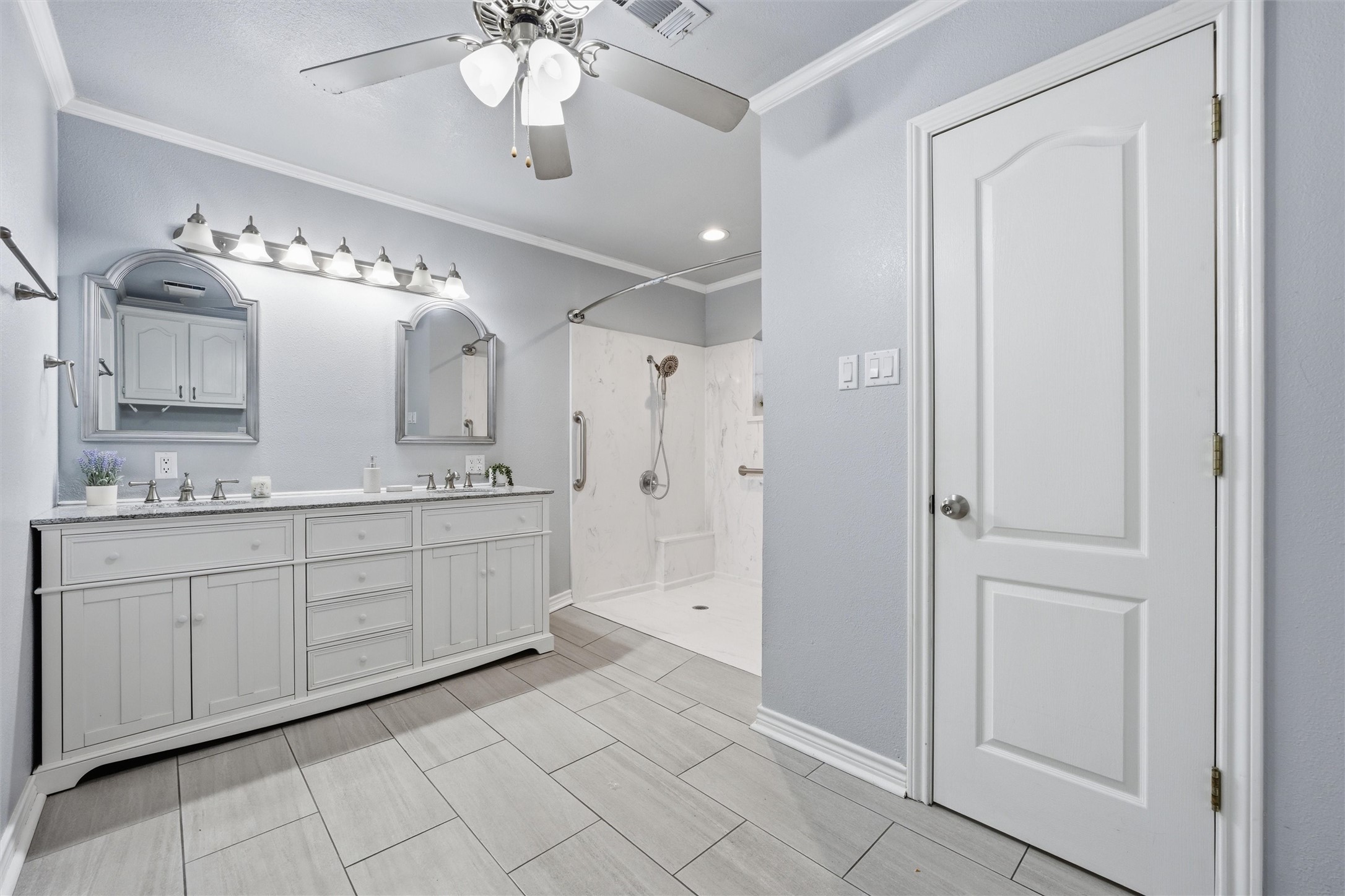 1211 Overlook Court