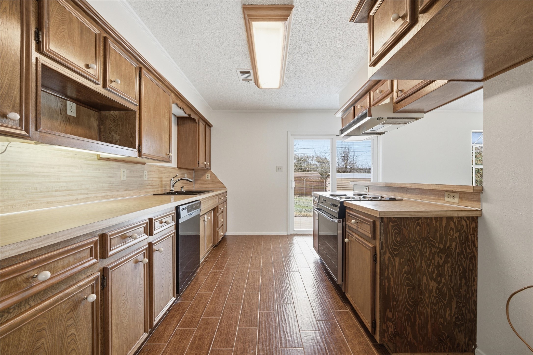 416 E Johnson Street