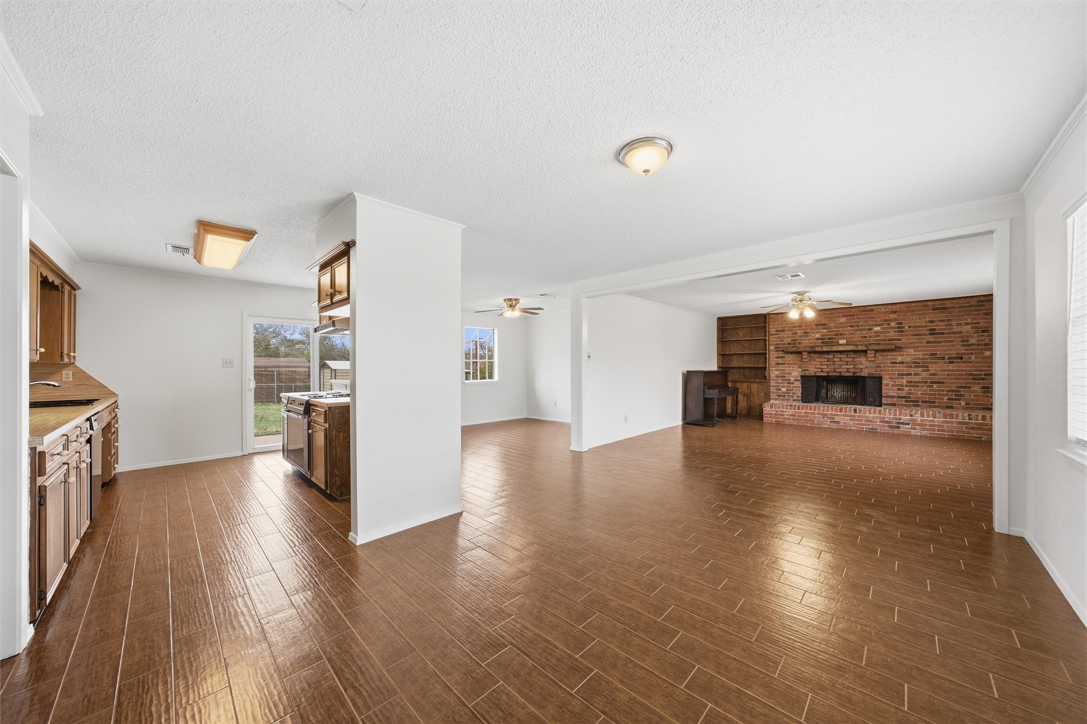 416 E Johnson Street