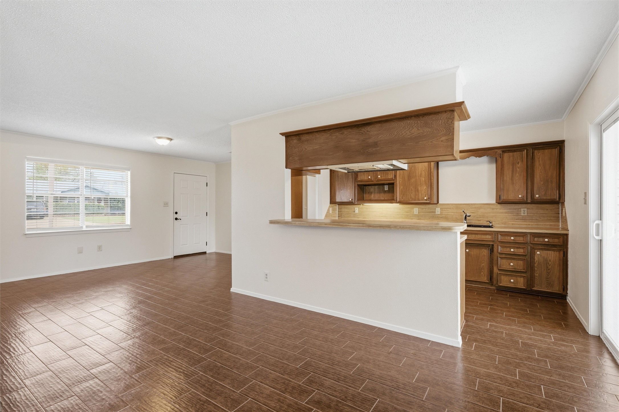 416 E Johnson Street