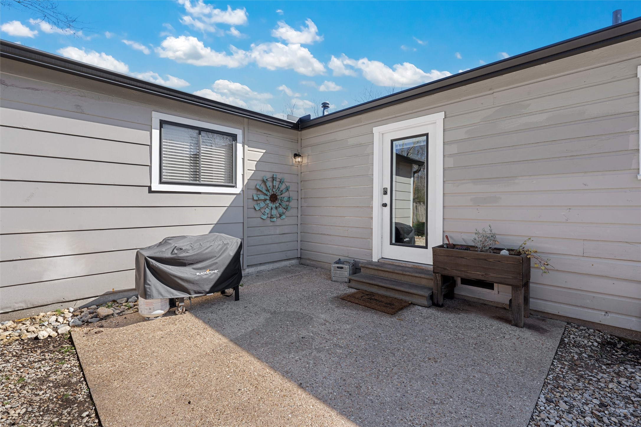 216 Avenue I