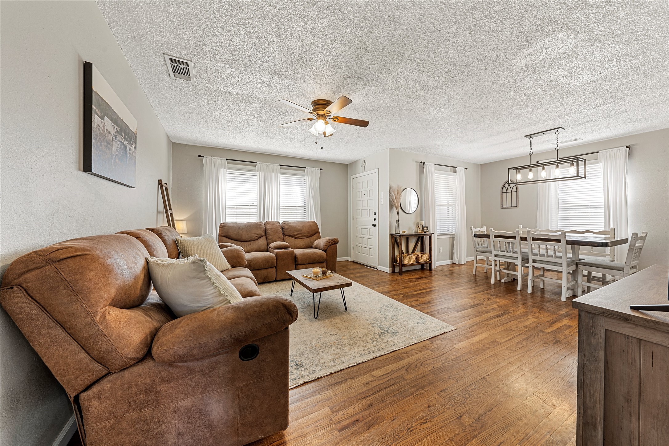 216 Avenue I