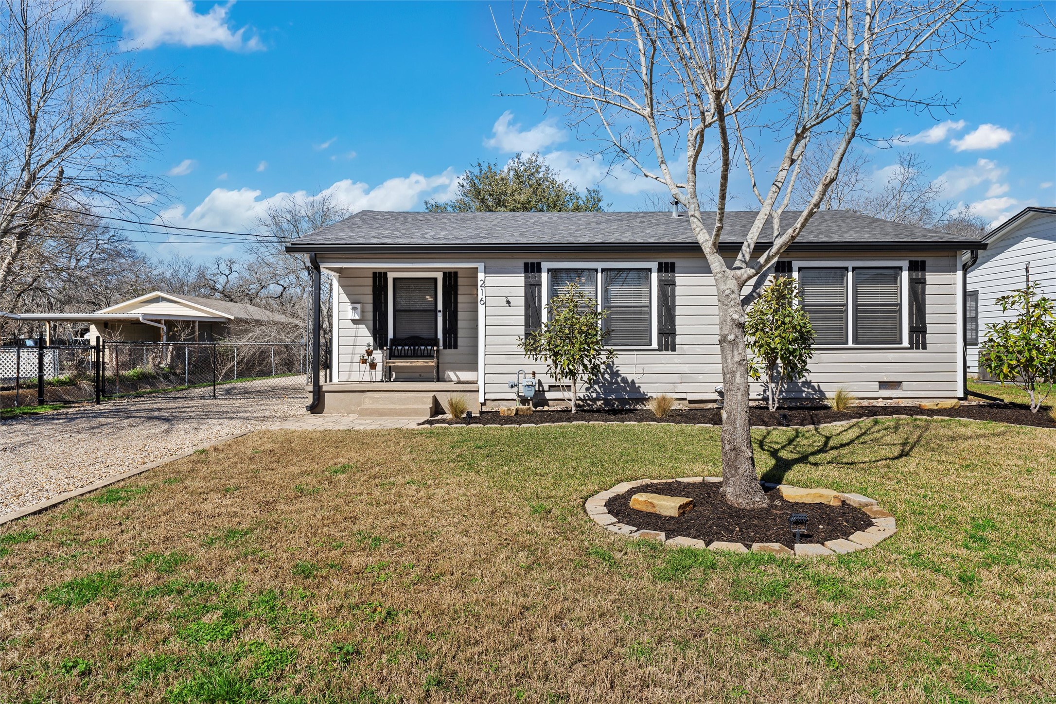 216 Avenue I
