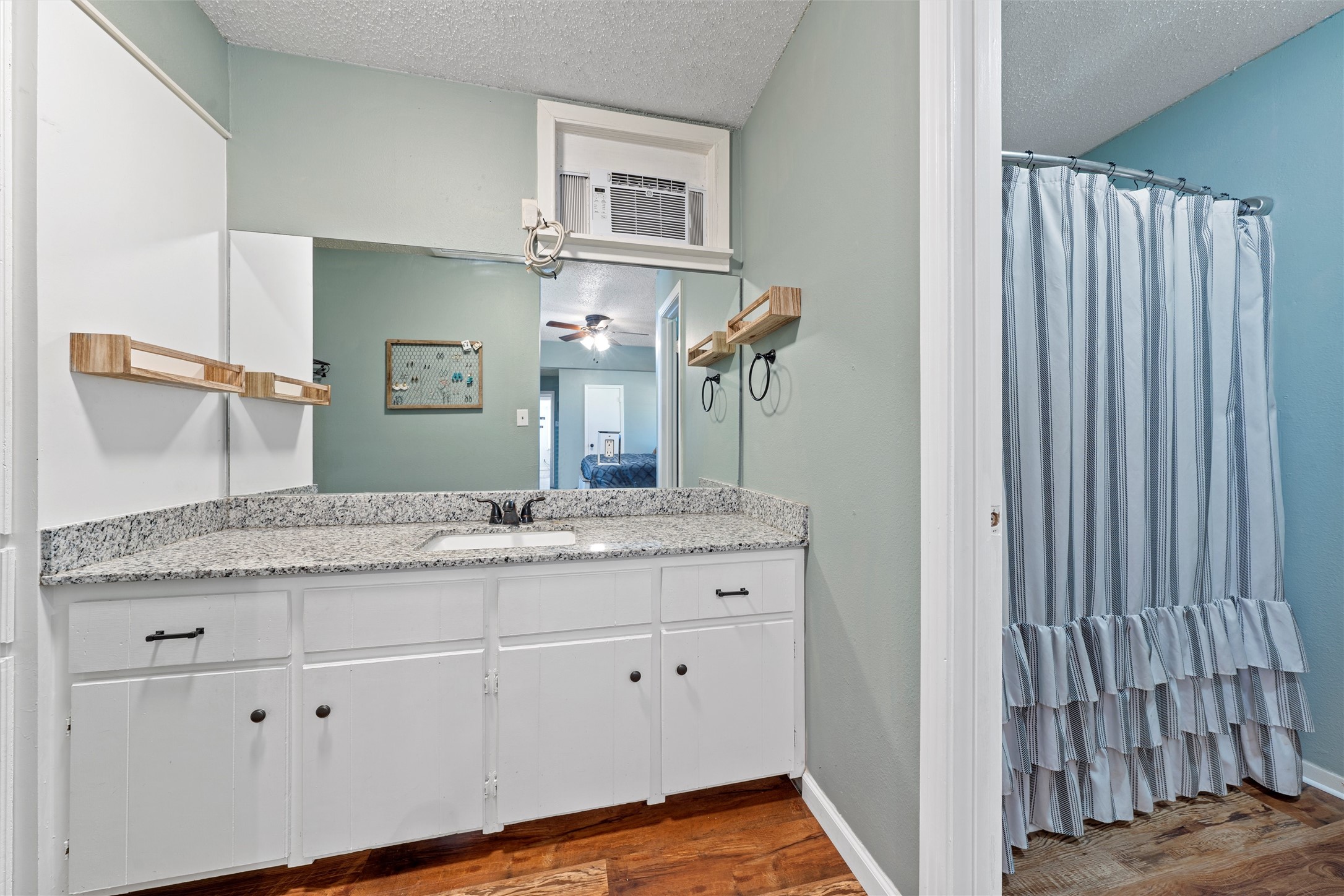 216 Avenue I