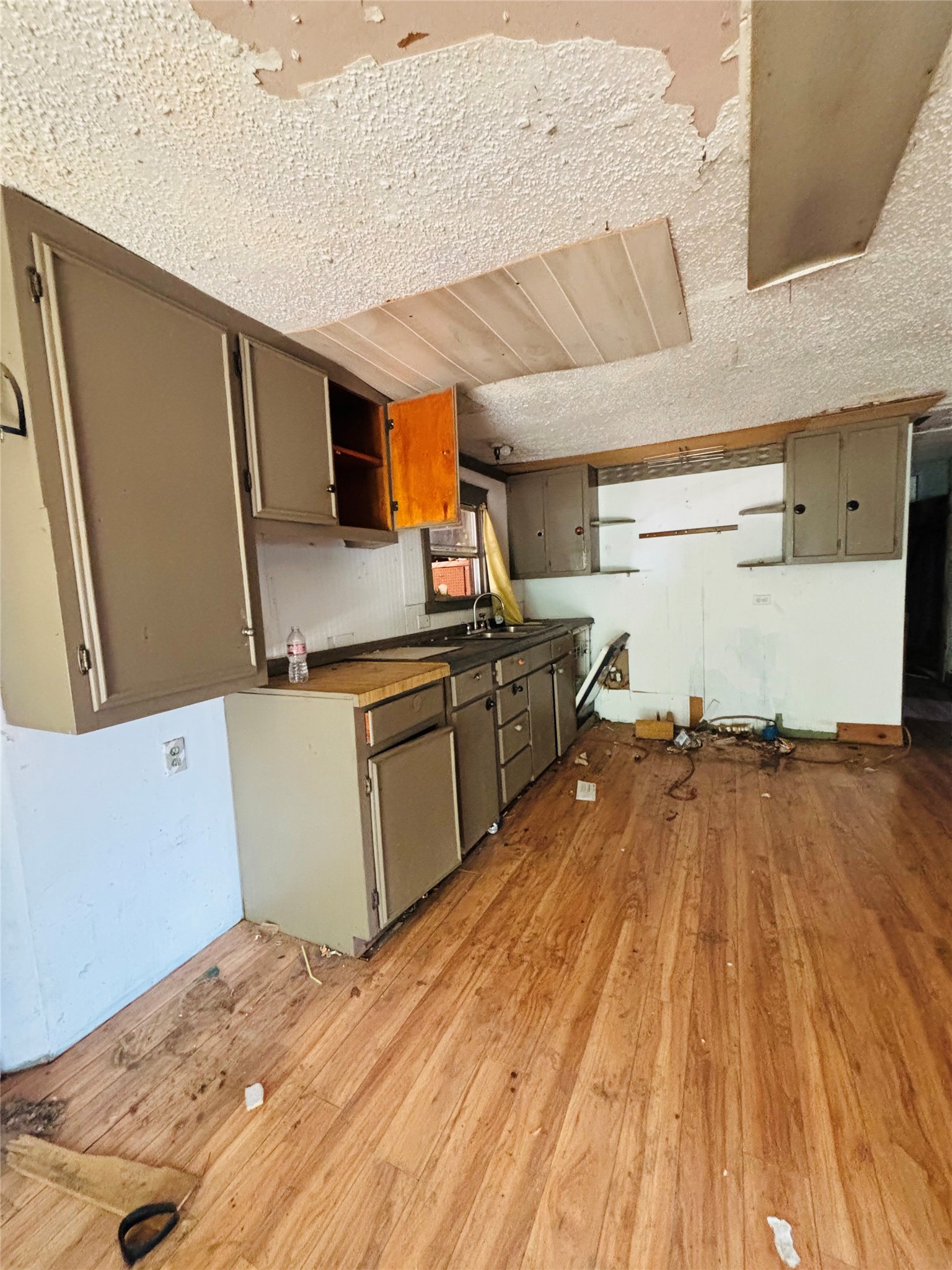 180 Canyon Drive