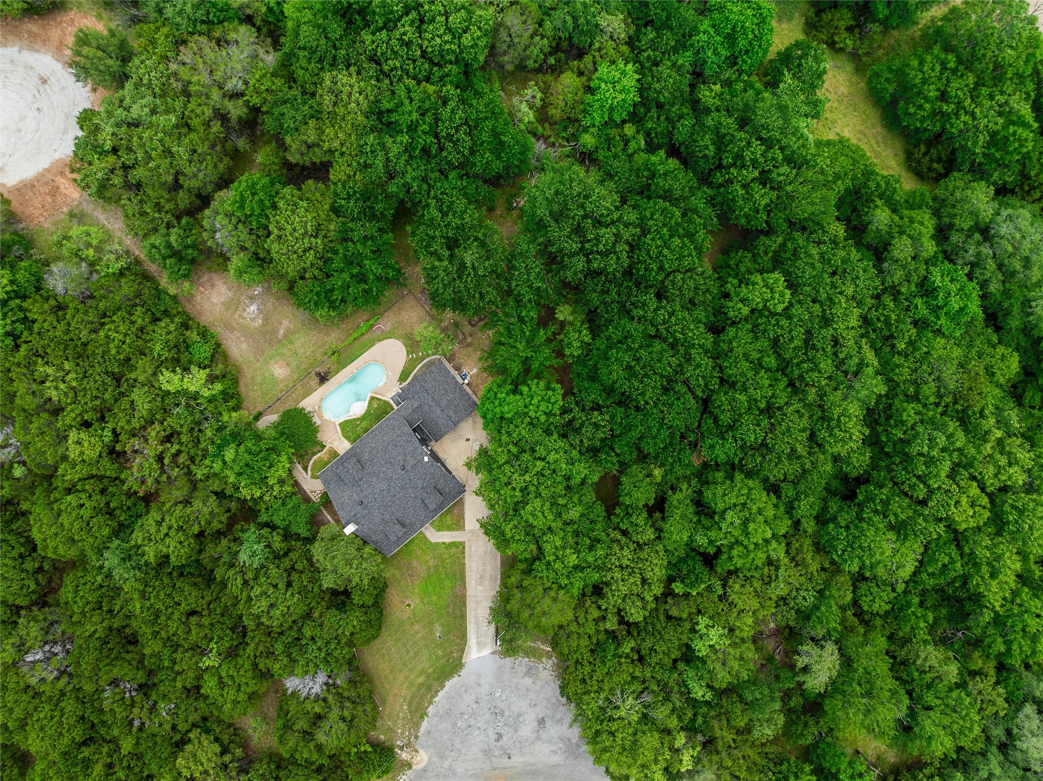1561 Whitecrest Drive