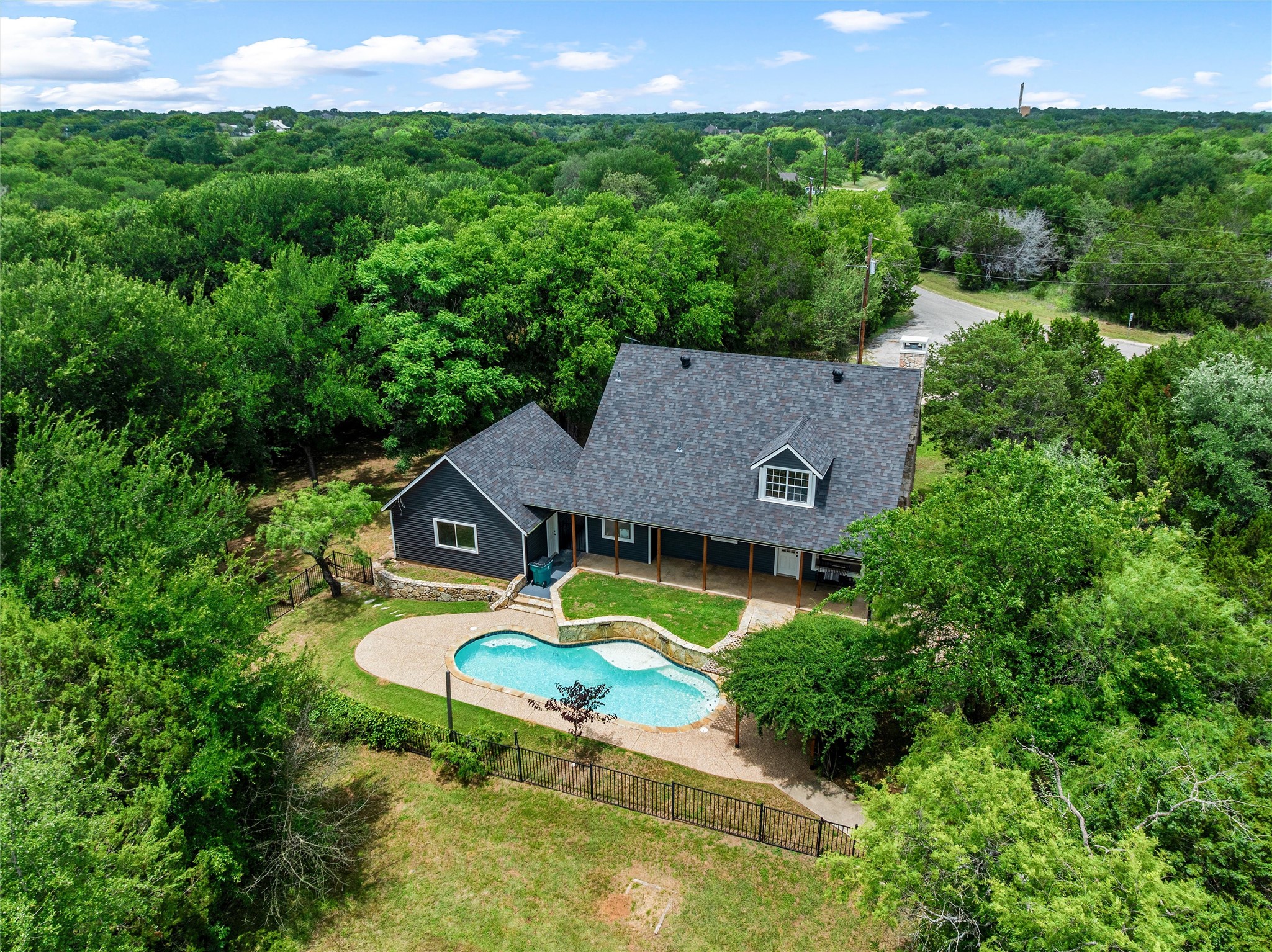 1561 Whitecrest Drive
