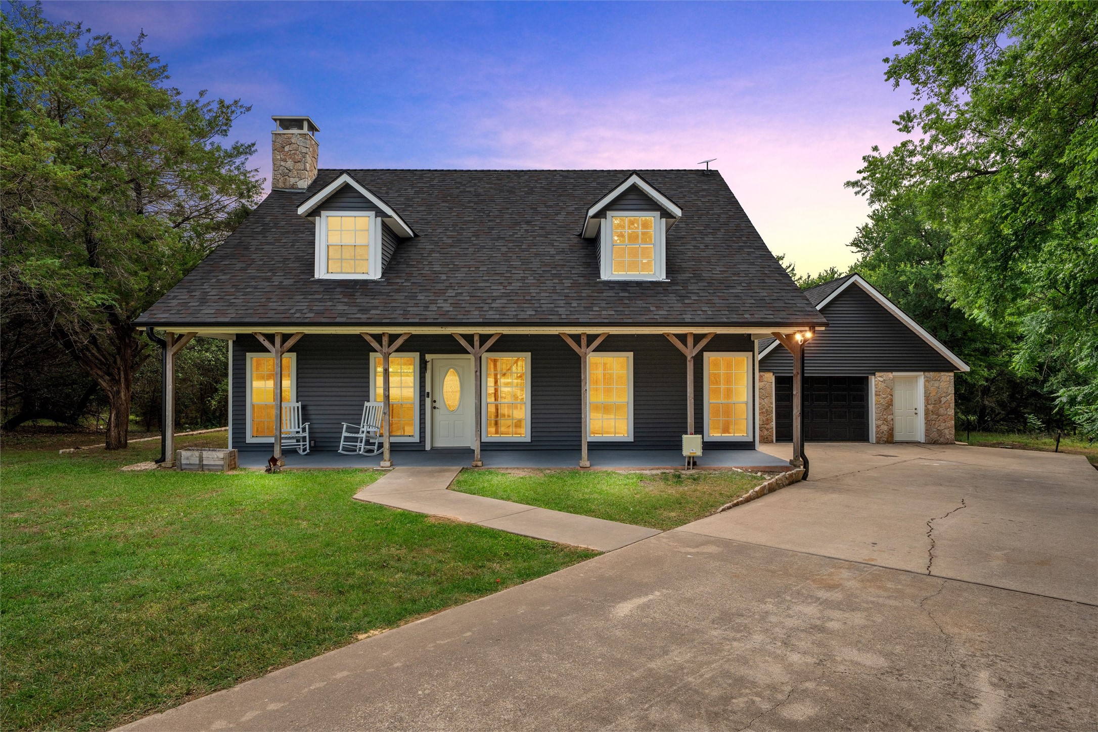 1561 Whitecrest Drive