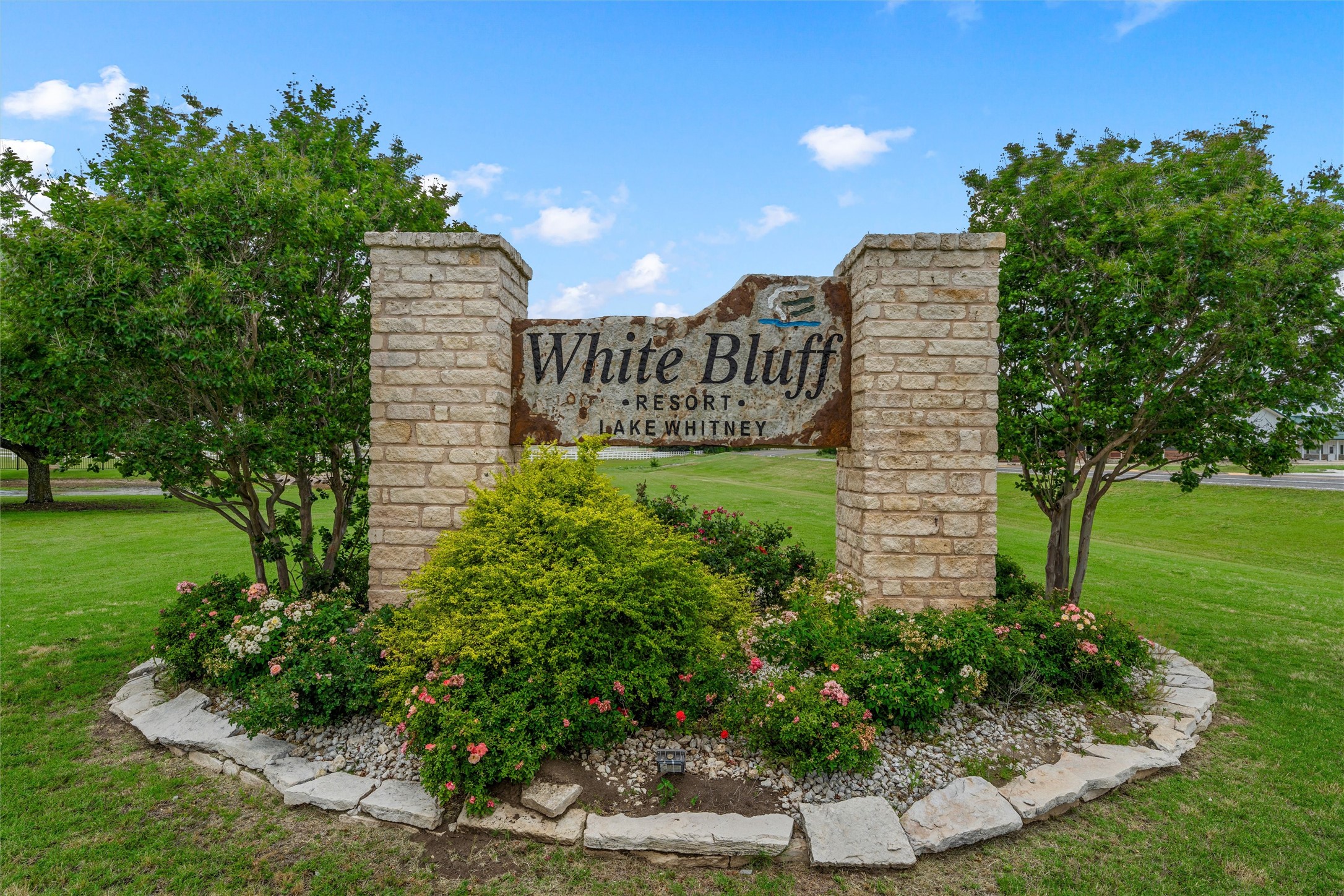 1561 Whitecrest Drive