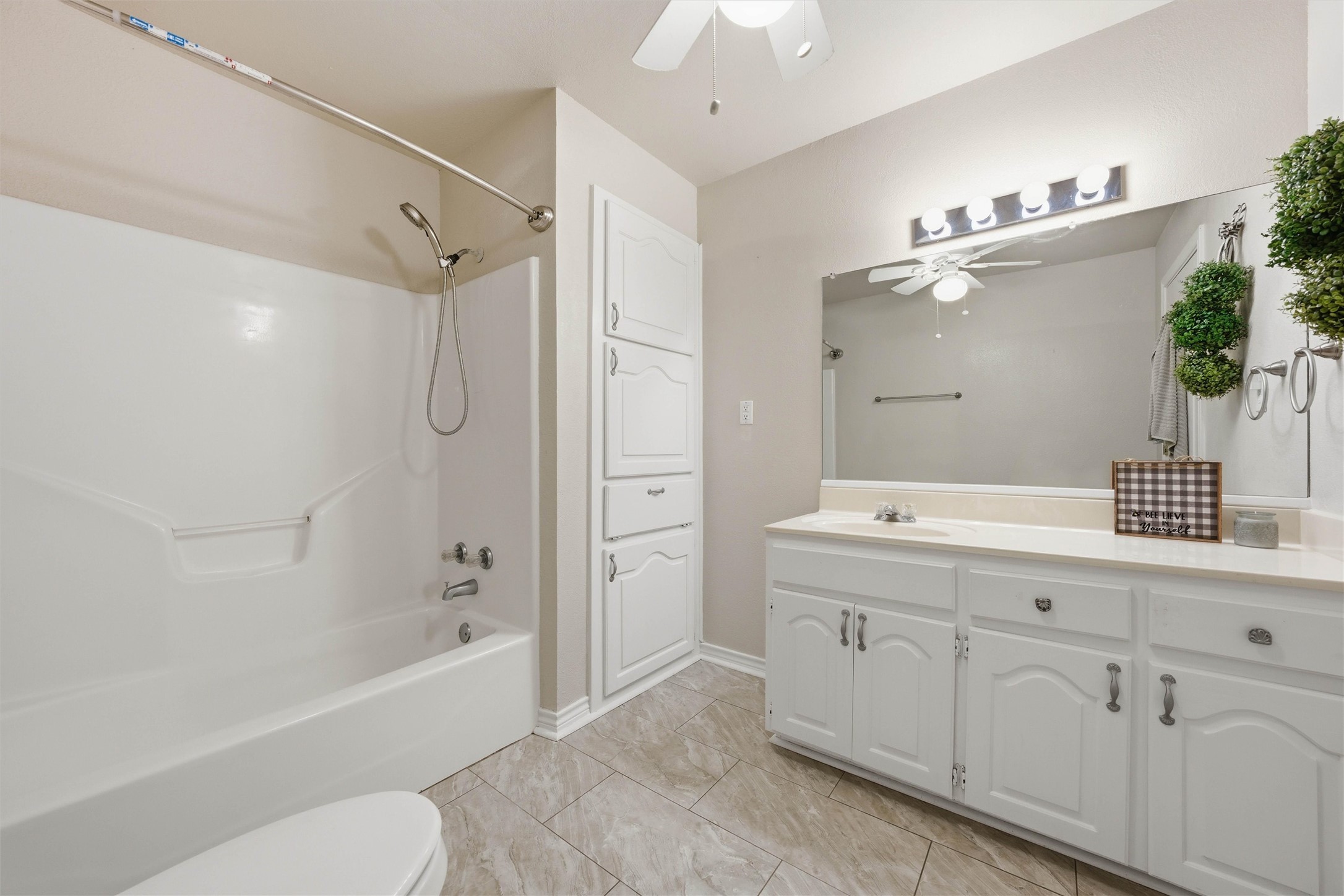 1211 Overlook Court