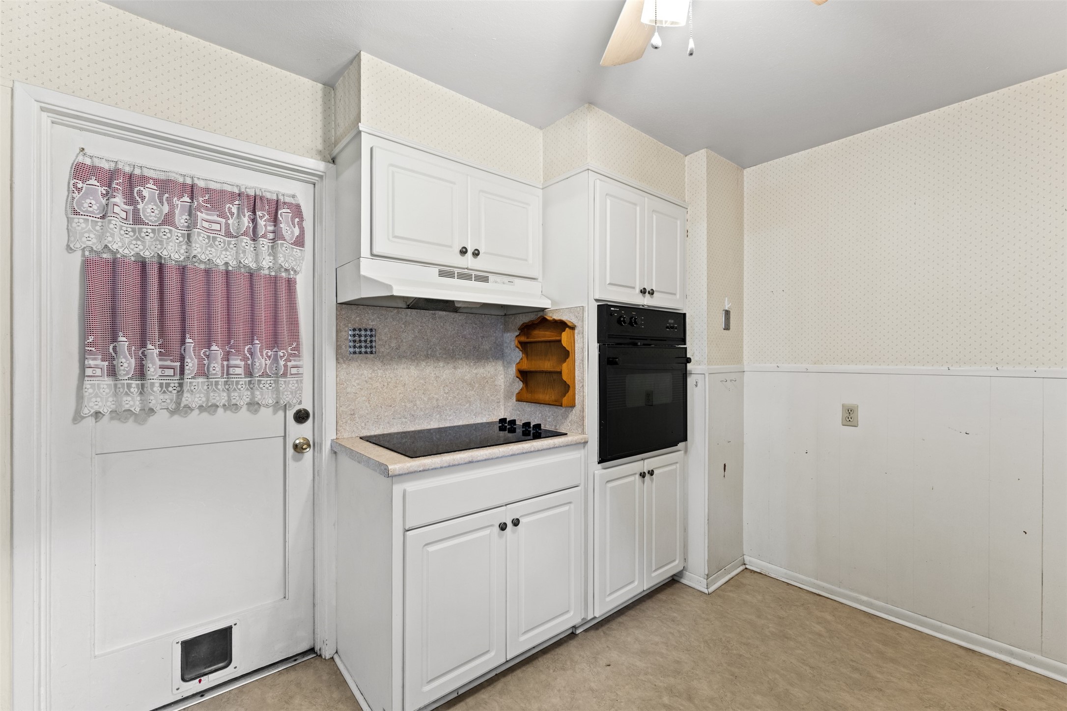 5700 Westlawn Drive