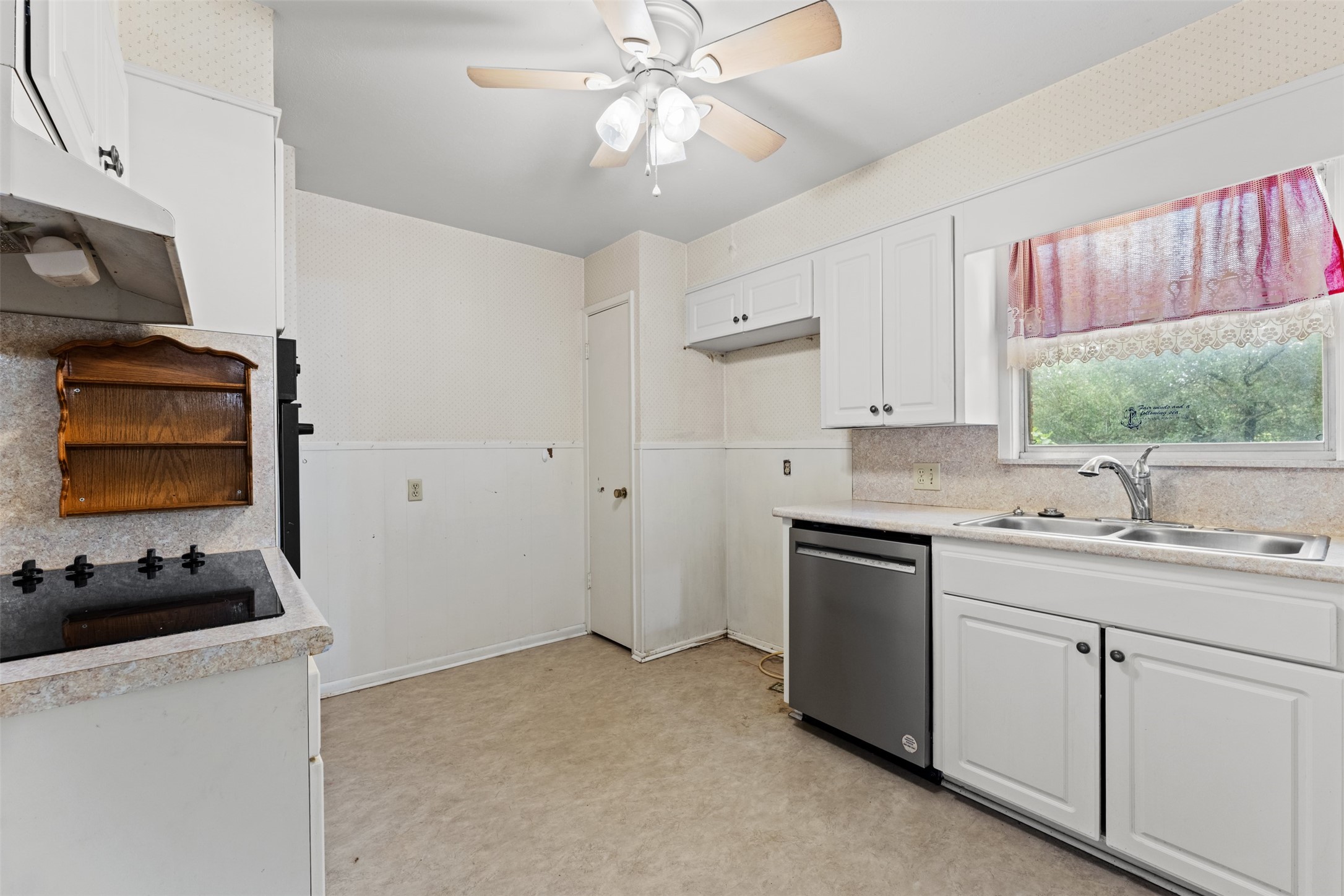 5700 Westlawn Drive