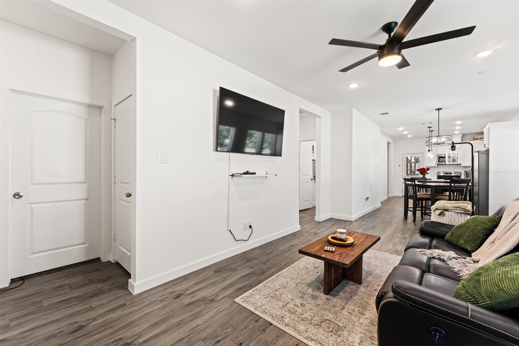 322 E Walnut Street