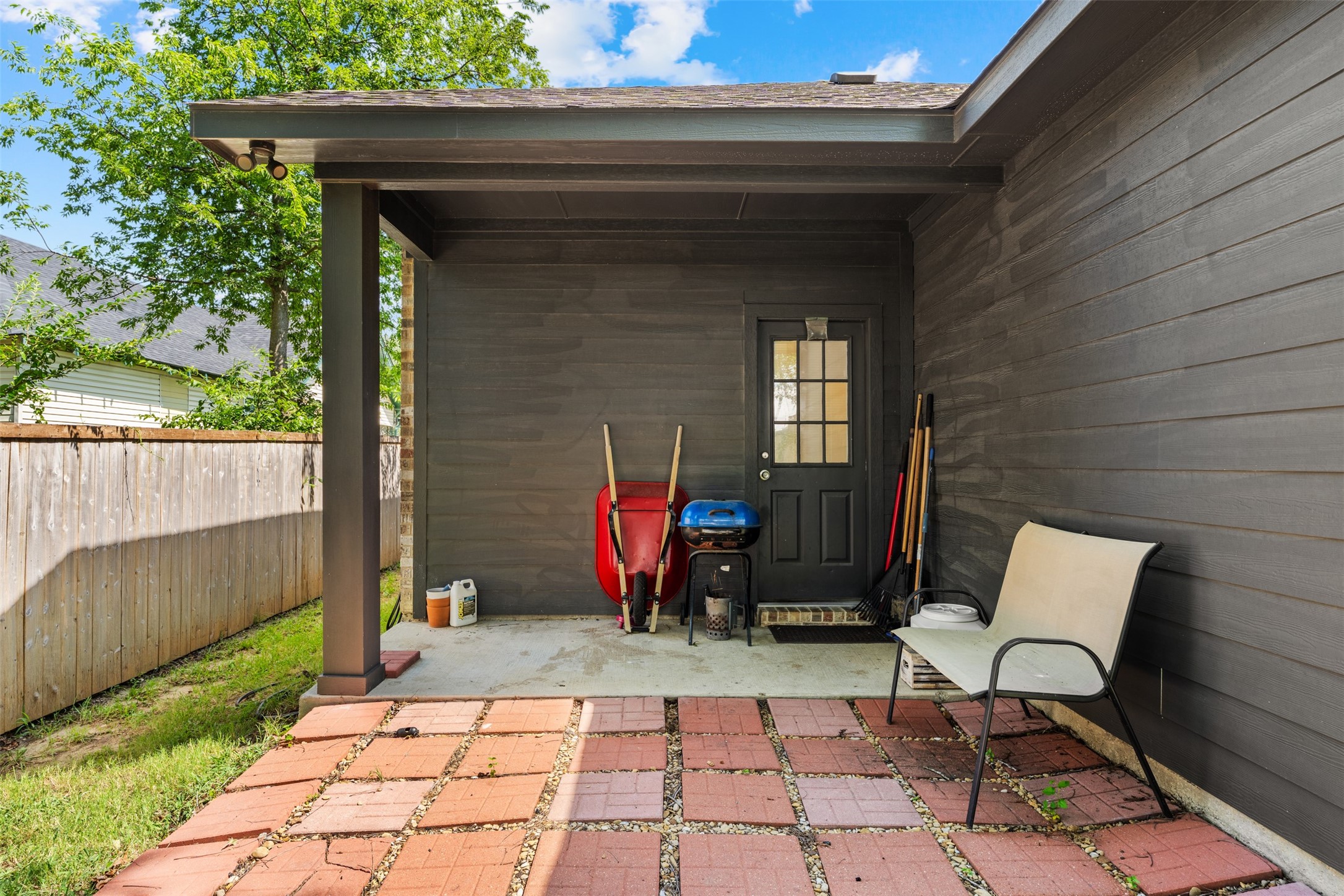 322 E Walnut Street
